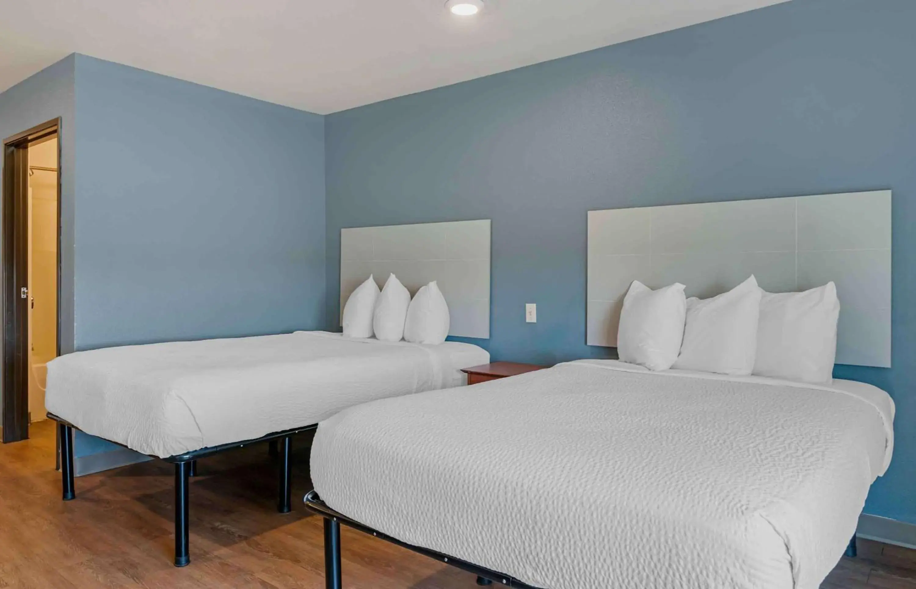 Bedroom, Bed in Extended Stay America Select Suites - Indianapolis - Lawrence