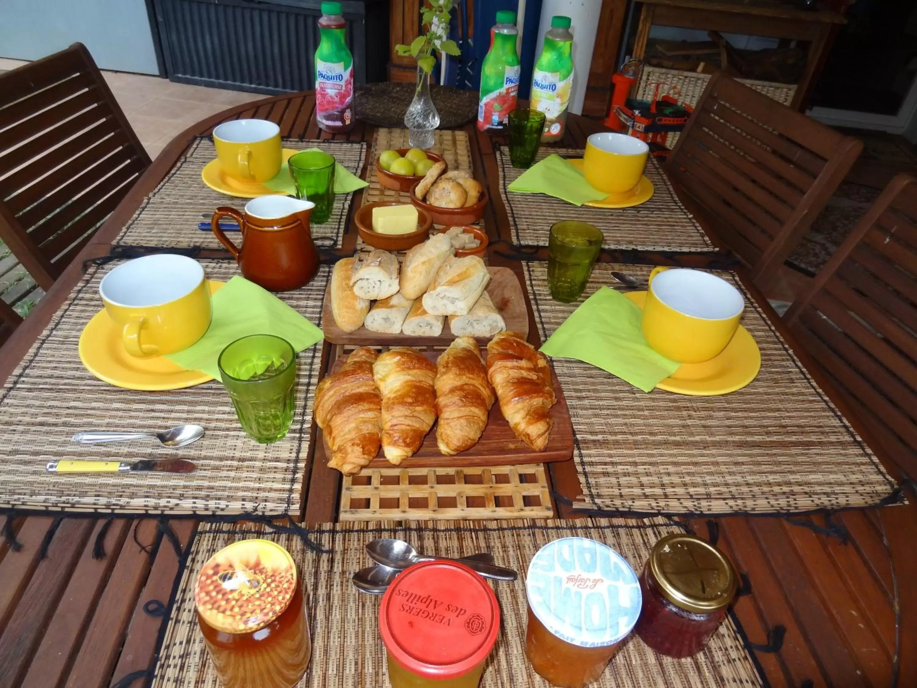 Summer, Breakfast in La Chambre Du Voyageur