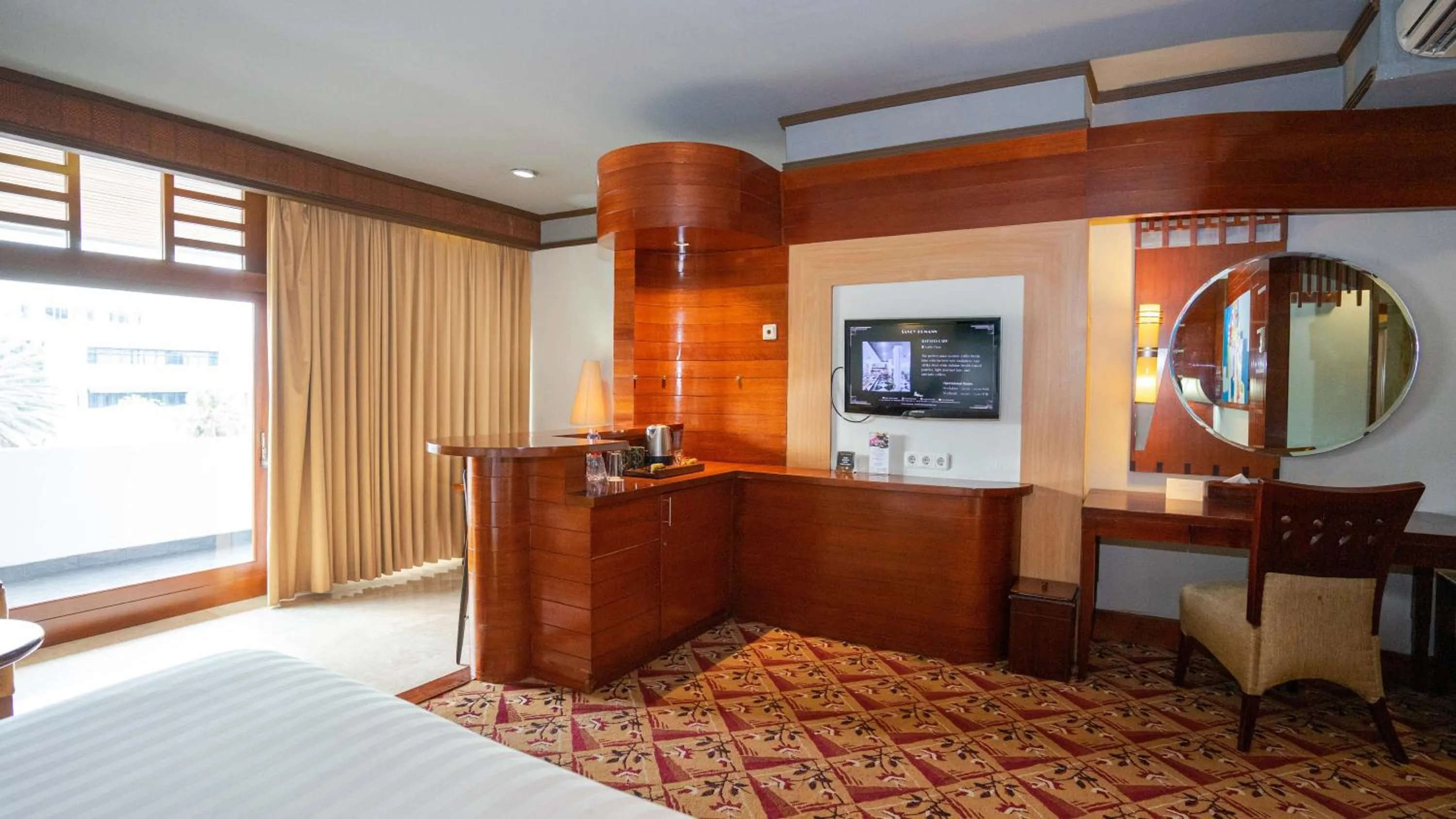 oven, Bed in Hotel Savoy Homann