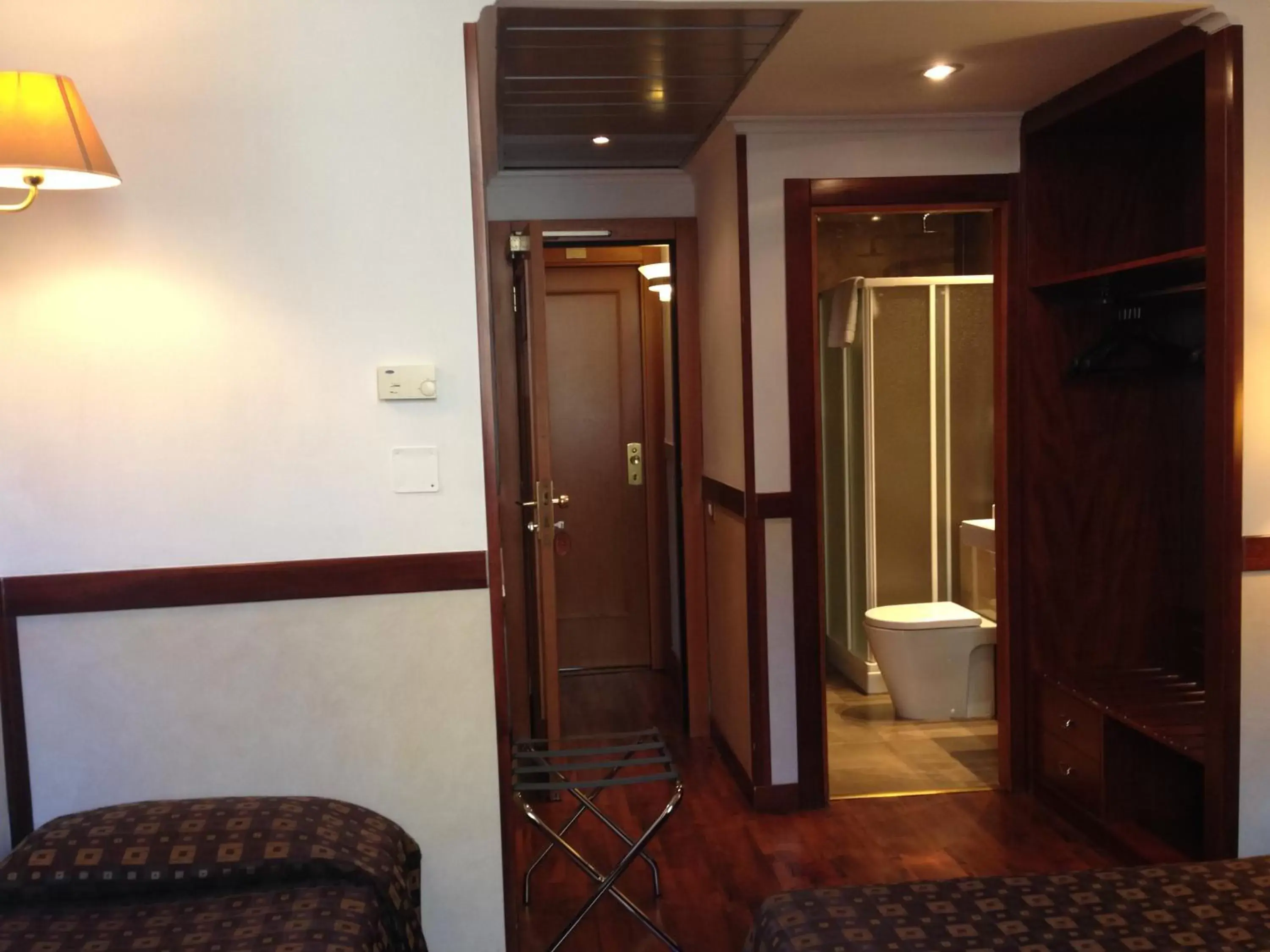 Photo of the whole room, Bathroom in Hotel Select Garden