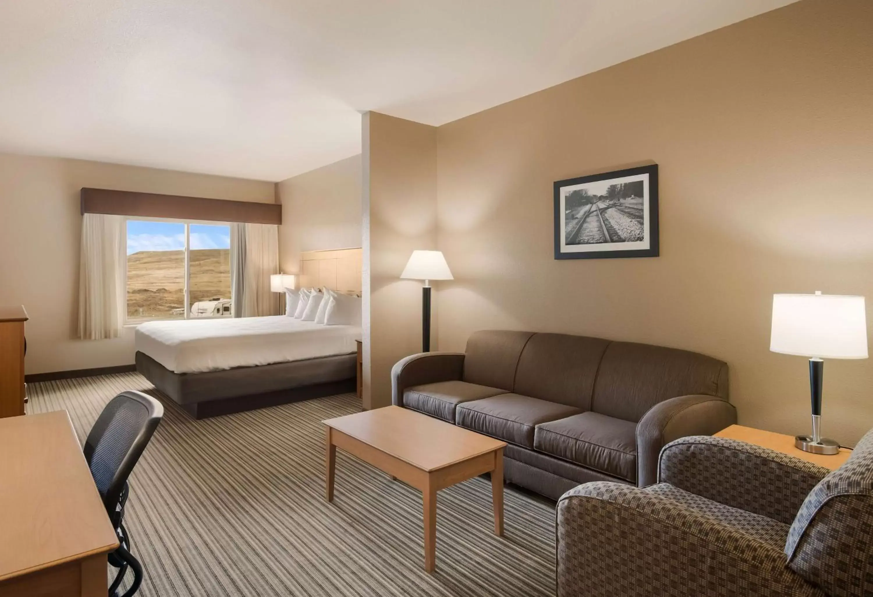 Bedroom in Best Western Shelby Inn & Suites