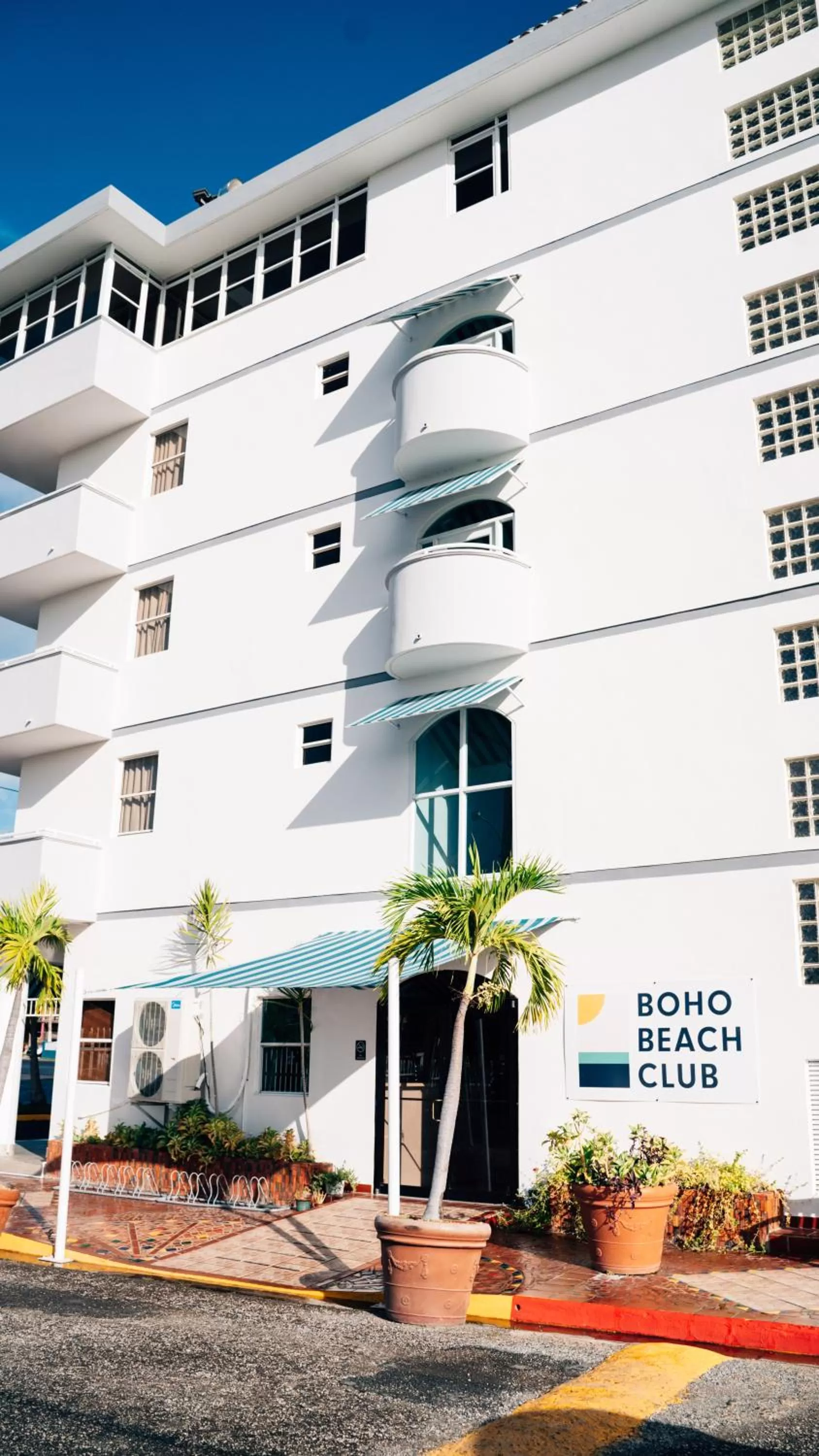 Facade/entrance in BOHO Beach Club
