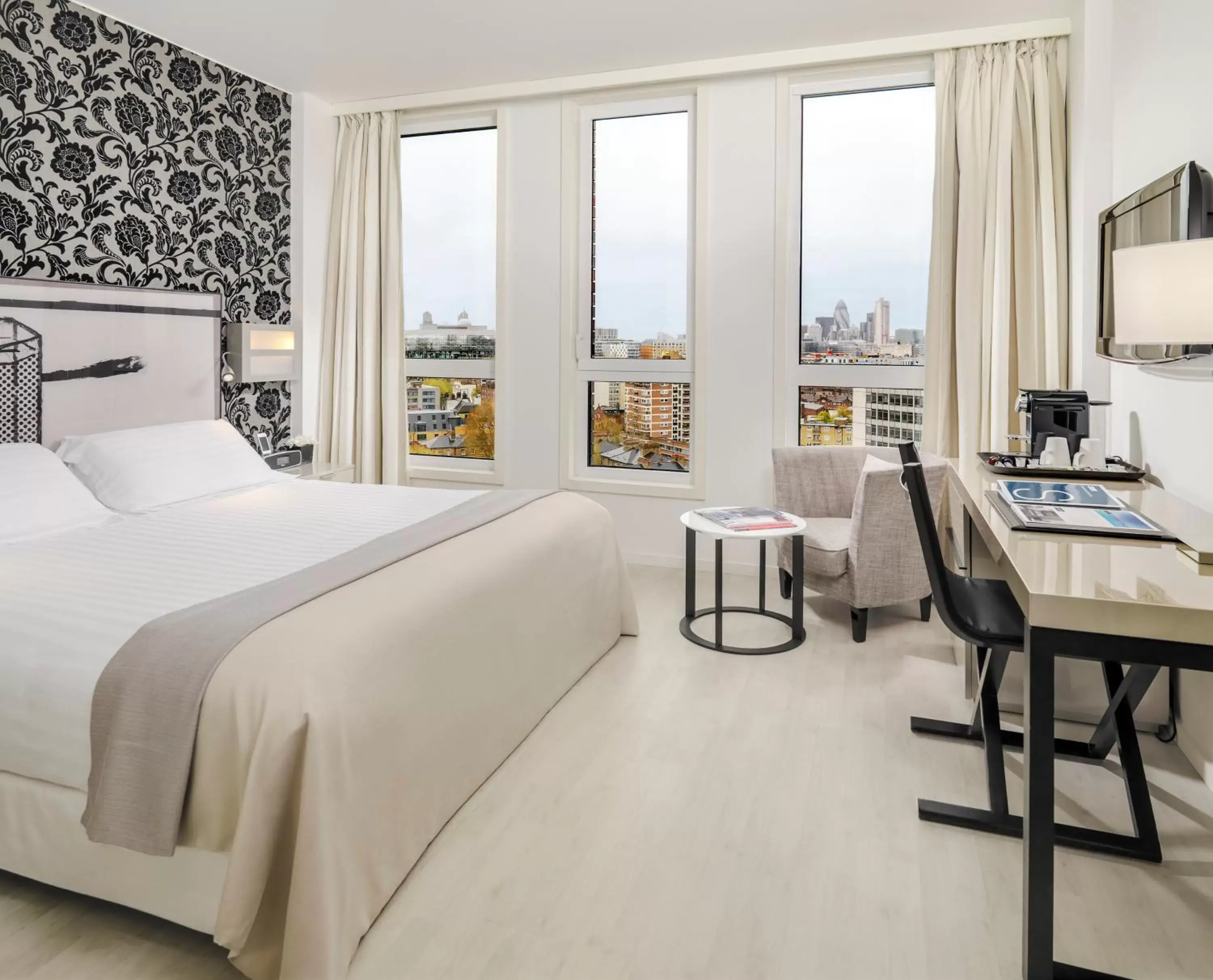 Deluxe Double Room in H10 London Waterloo Deluxe Double Room in H10 London Waterloo