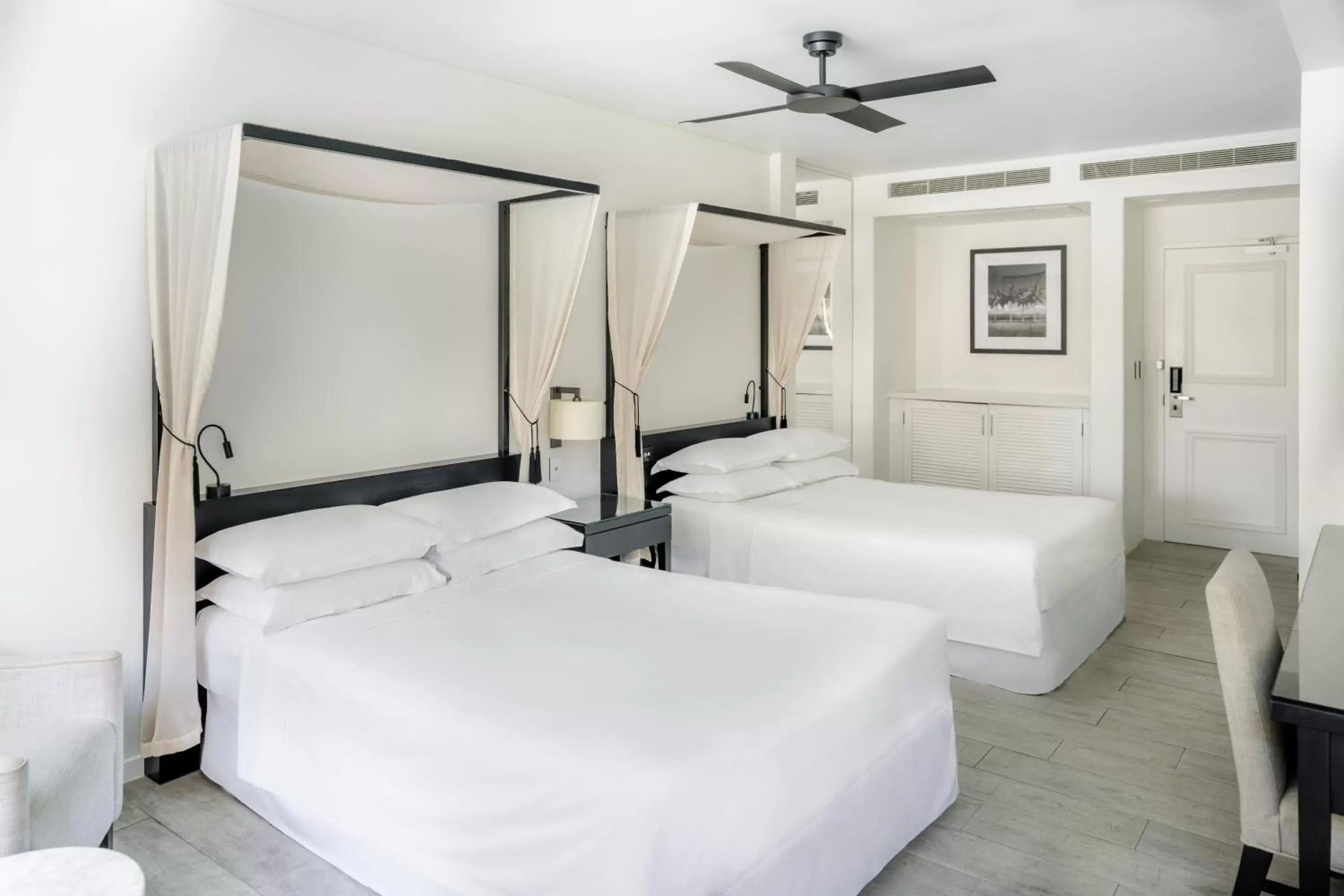 Bedroom, Bed in Sheraton Grand Mirage Resort, Port Douglas