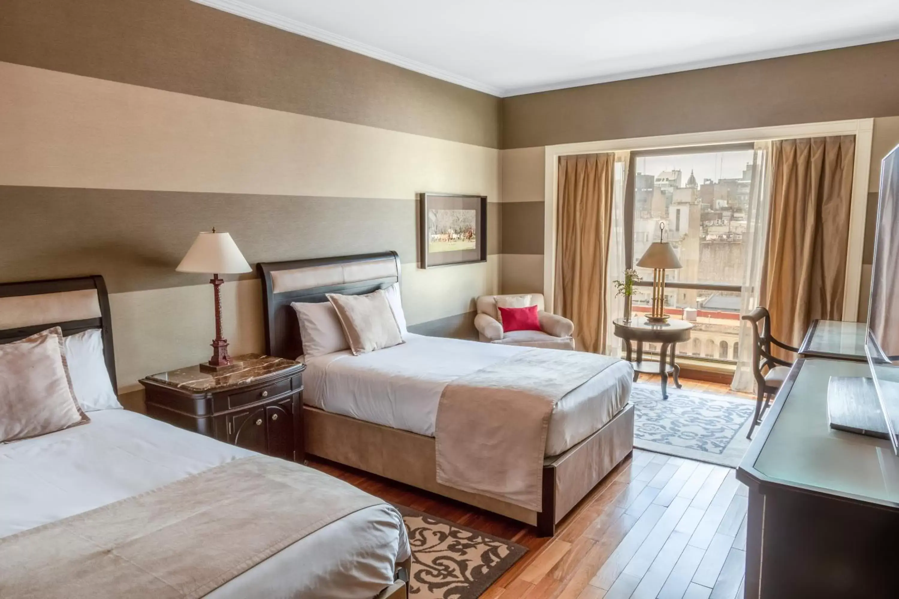 Photo of the whole room, Bed in InterContinental Buenos Aires, an IHG Hotel