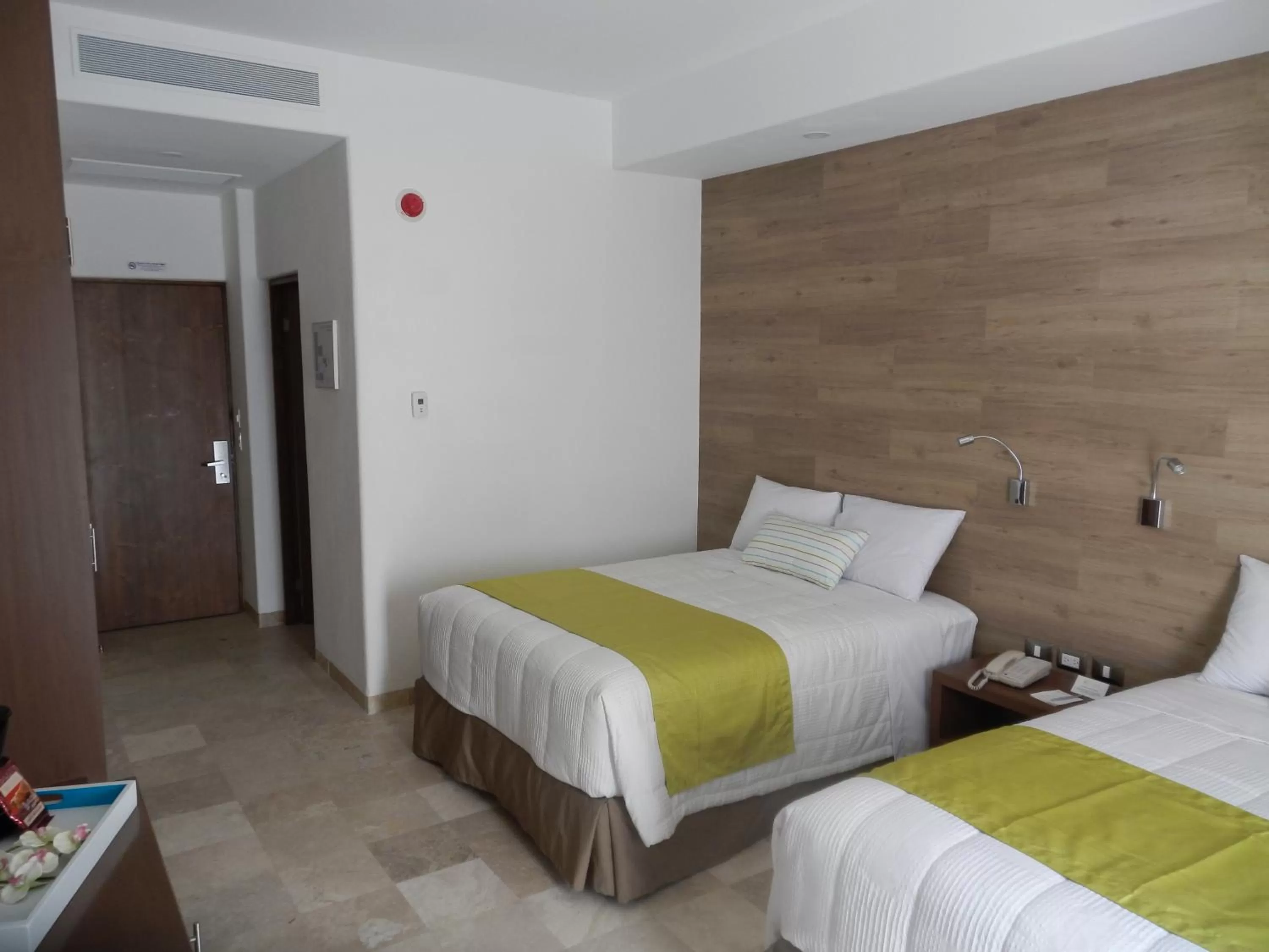 Photo of the whole room, Bed in Hotel Catedral La Paz