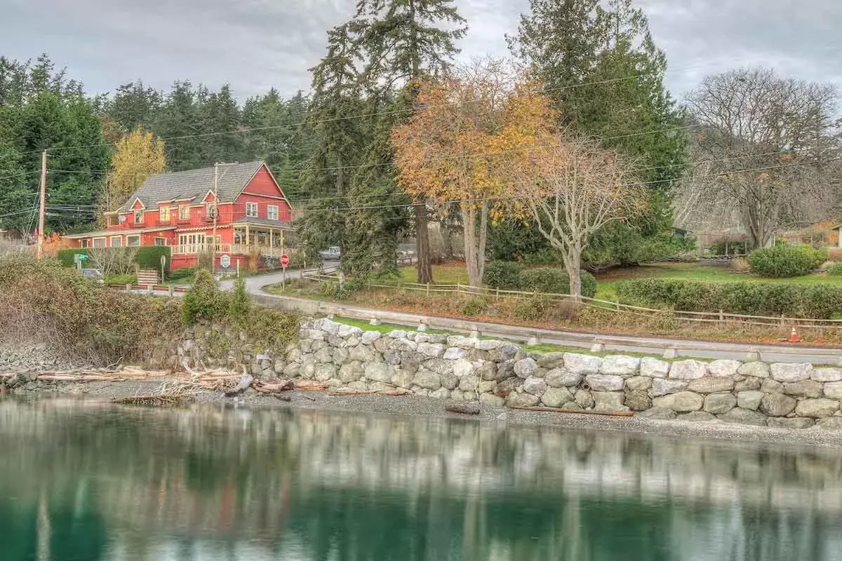 Property building in Kingfish at West Sound