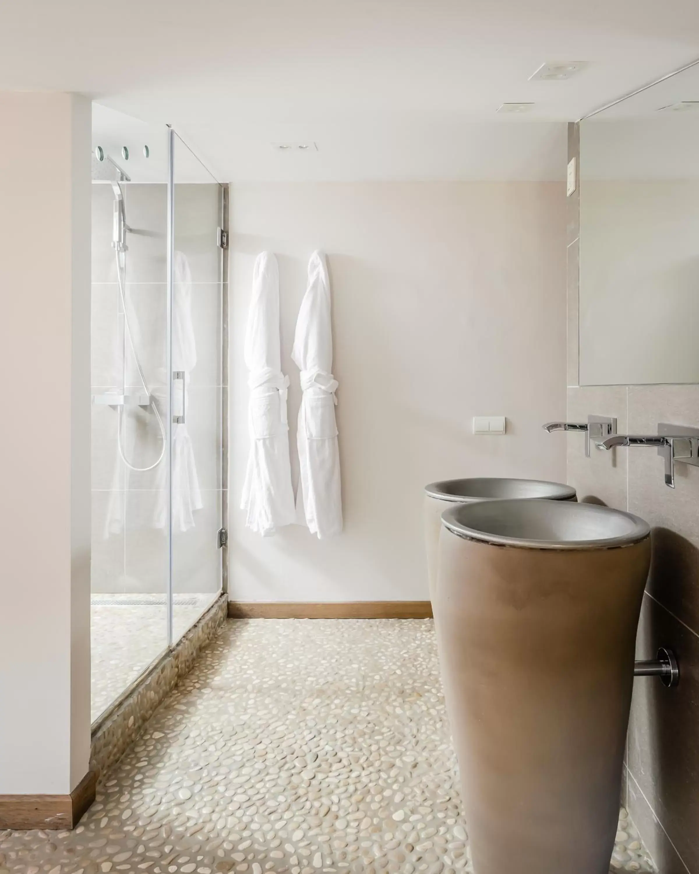 Shower, Bathroom in Sant Pere del Bosc Hotel & Spa