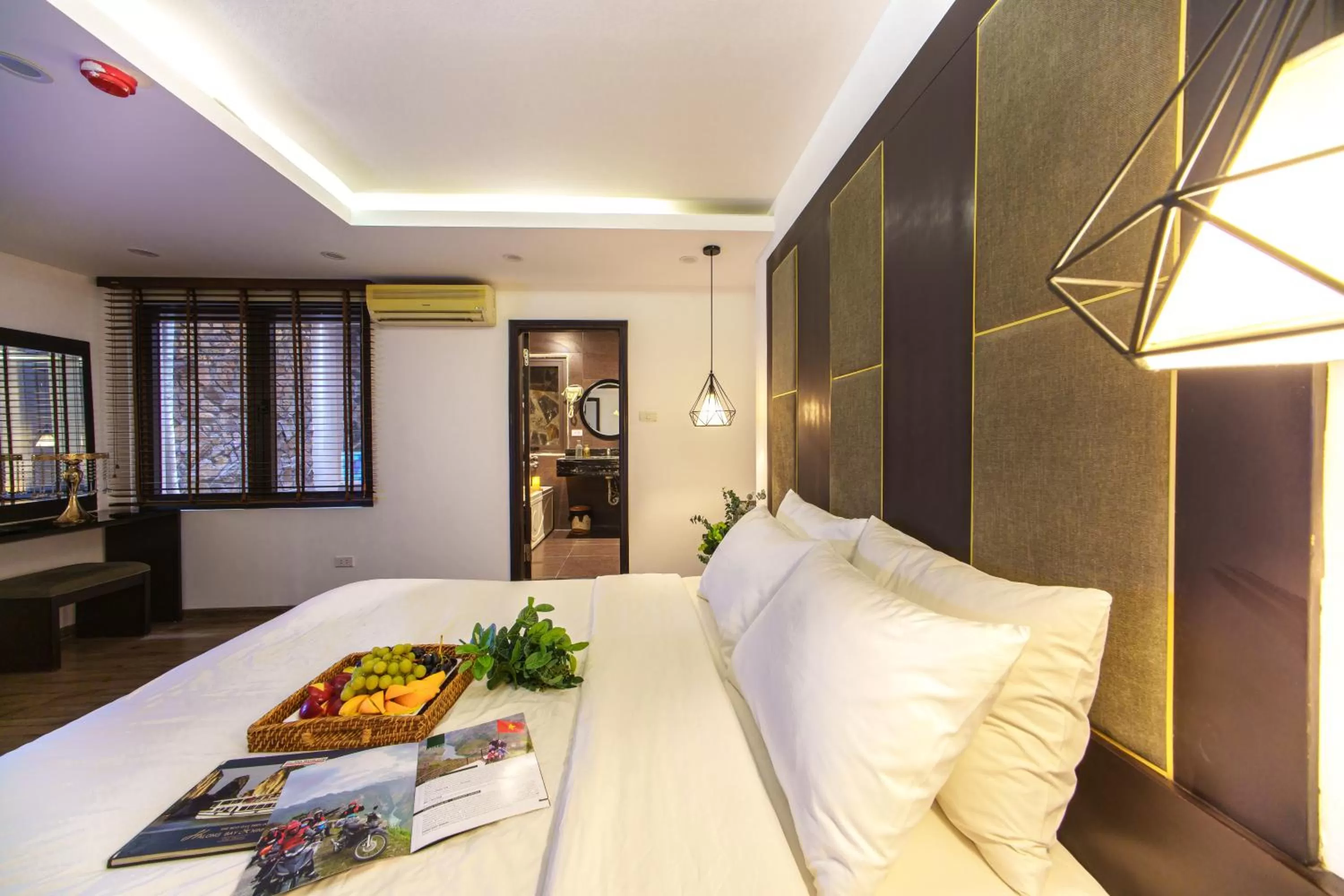 Deluxe Double Room in Keypad Hotel - 24 Hang Ga