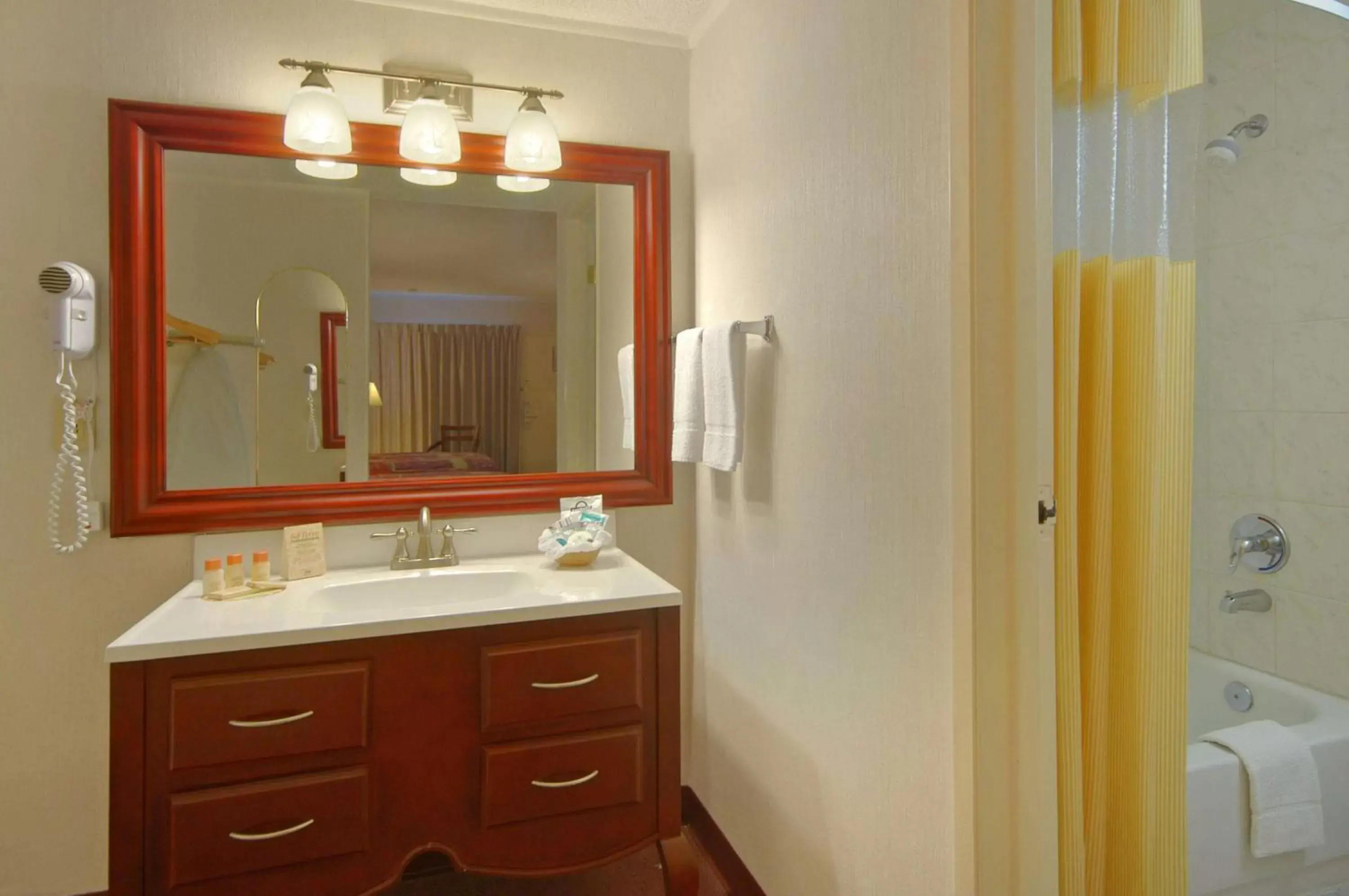 Photo of the whole room, Bathroom in Days Inn by Wyndham San Diego/Downtown/Convention Center