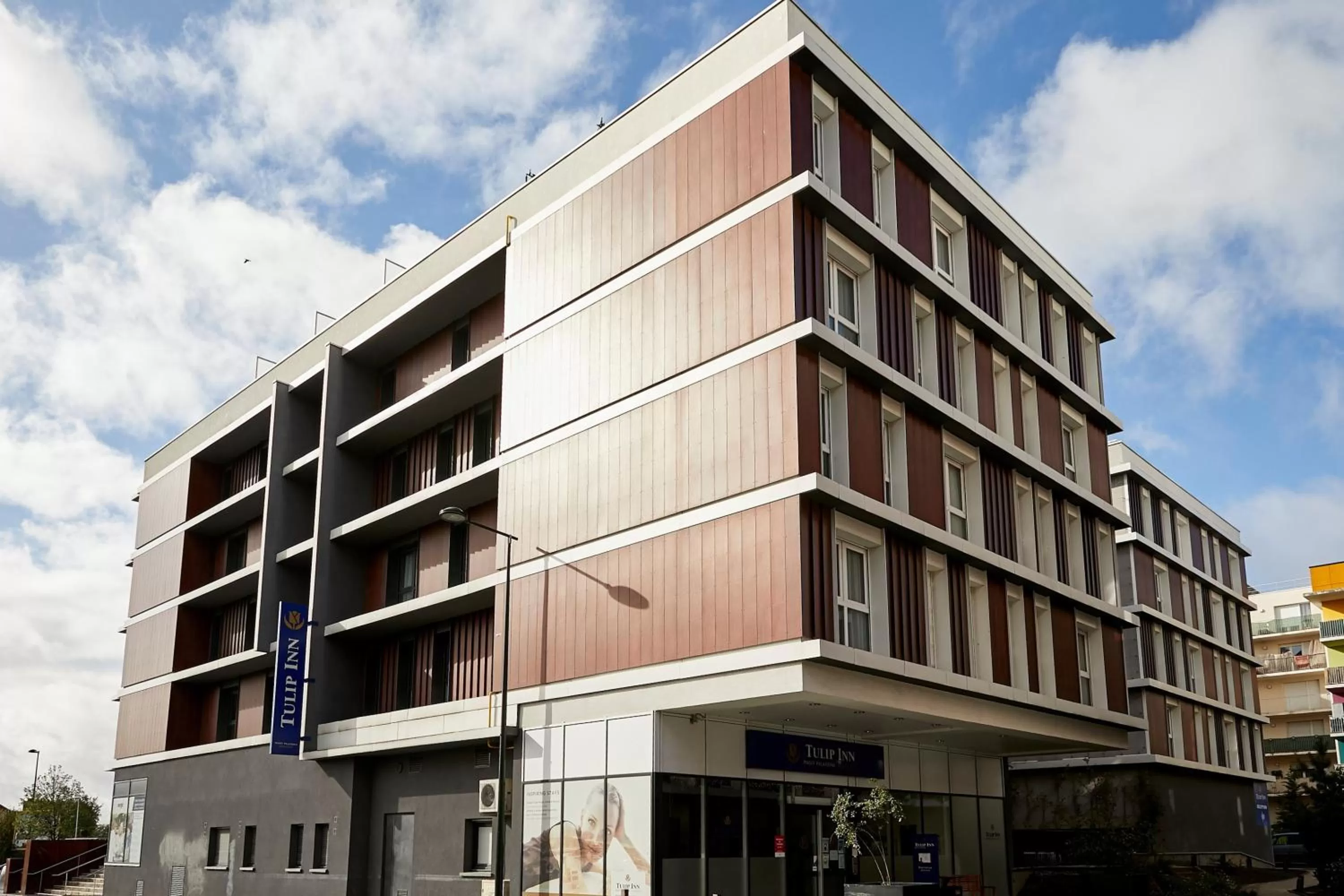 Property building in Tulip Inn Massy Palaiseau - Residence