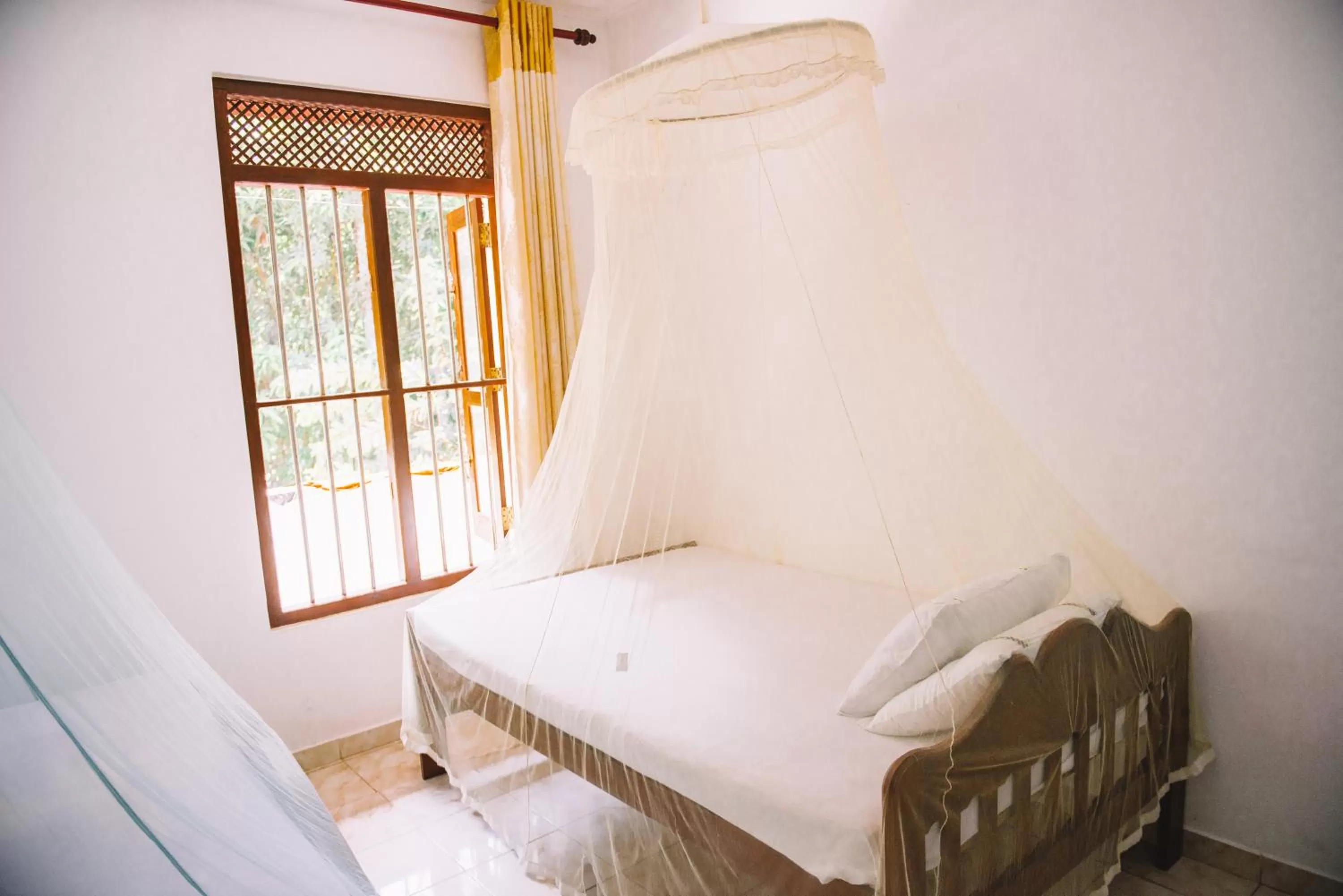Photo of the whole room, Bed in Kadolana Guest House