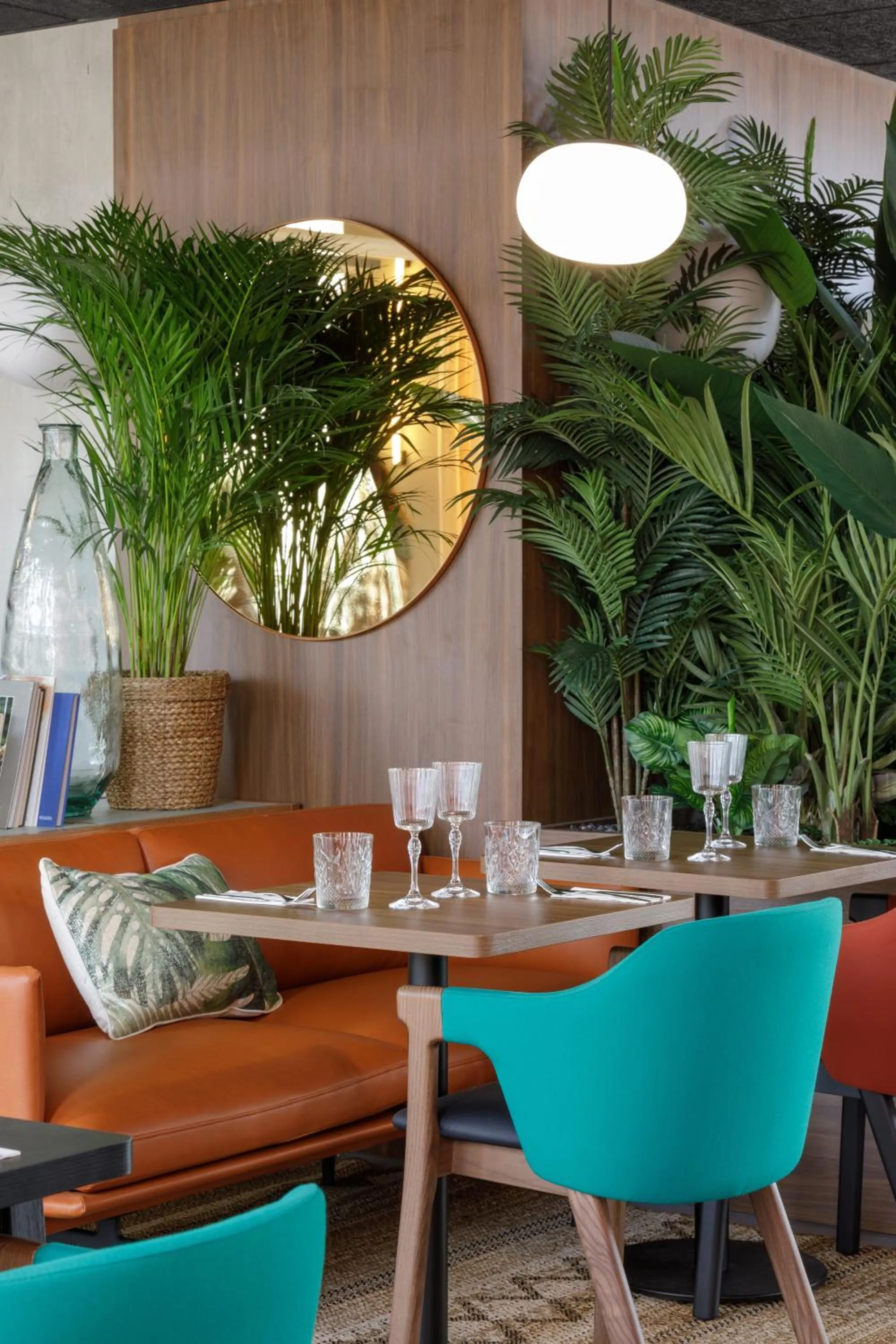 Restaurant/places to eat in JOST Hôtel Bordeaux Centre Gare Saint Jean