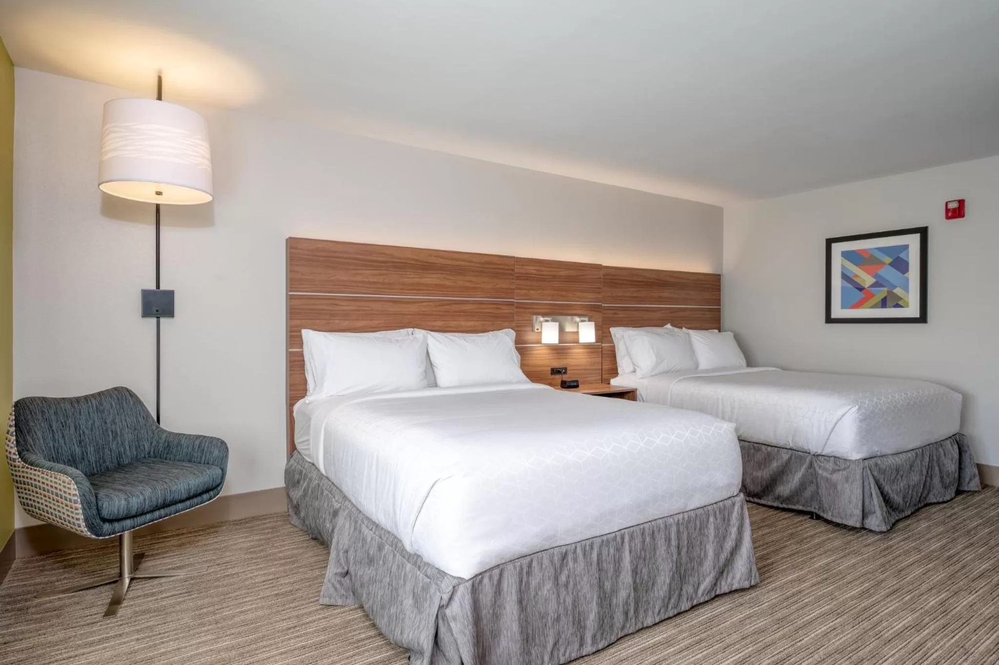 Photo of the whole room, Bed in Holiday Inn Express Hotel & Suites Thornburg-S. Fredericksburg by IHG