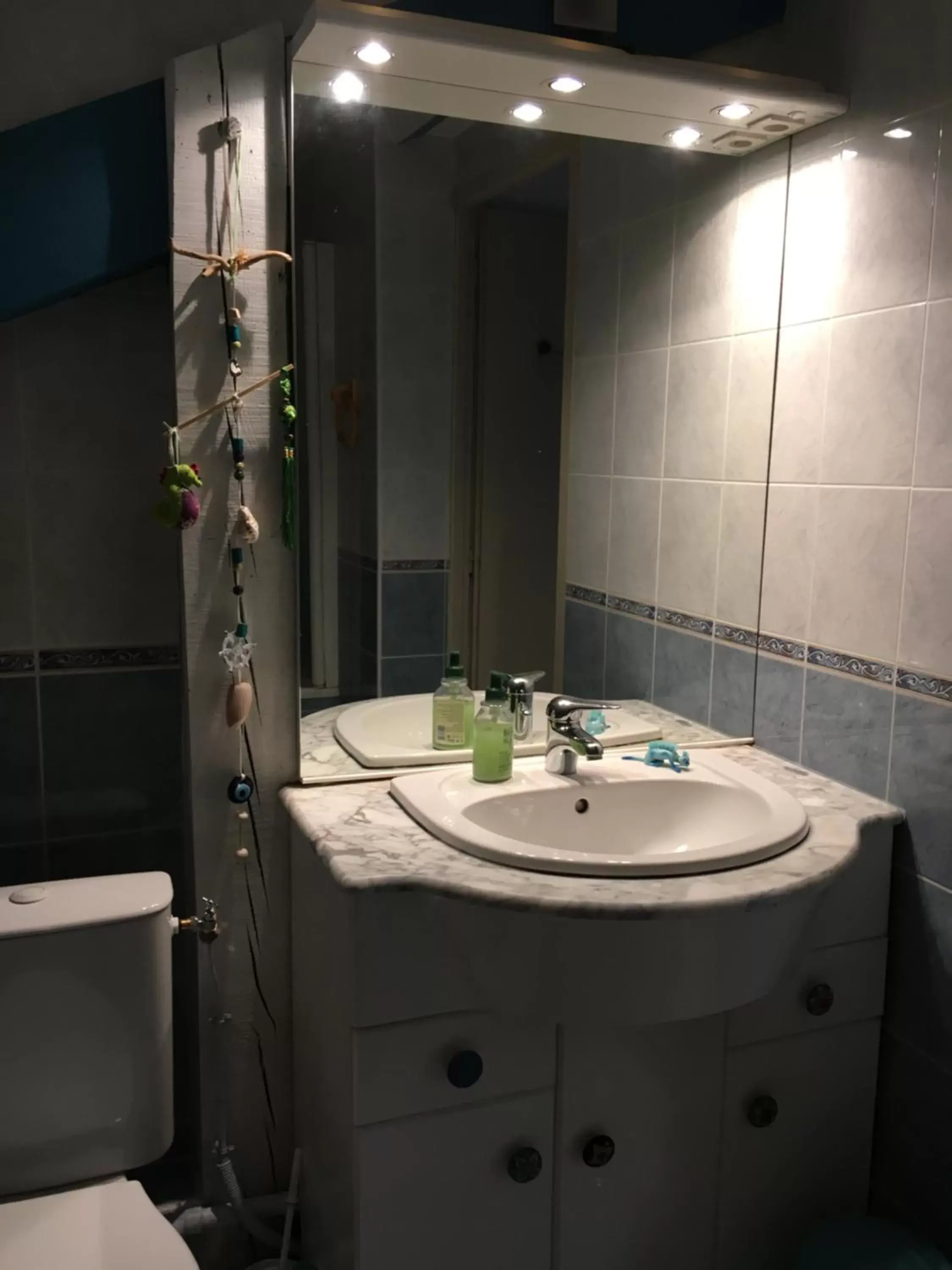 Bathroom in La Chambre Du Voyageur