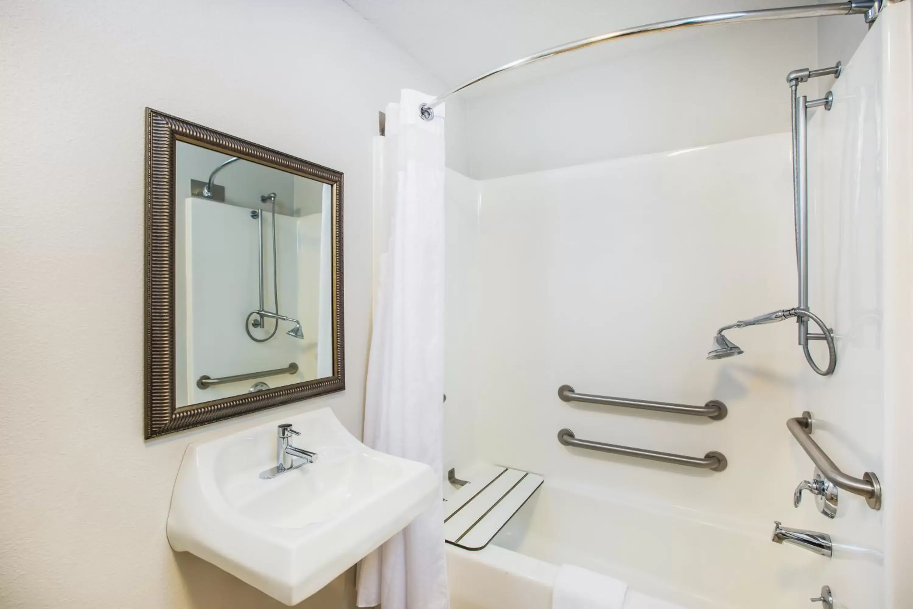 Shower, Bathroom in Holiday Inn Express Hotel & Suites Bellevue-Omaha Area, an IHG Hotel