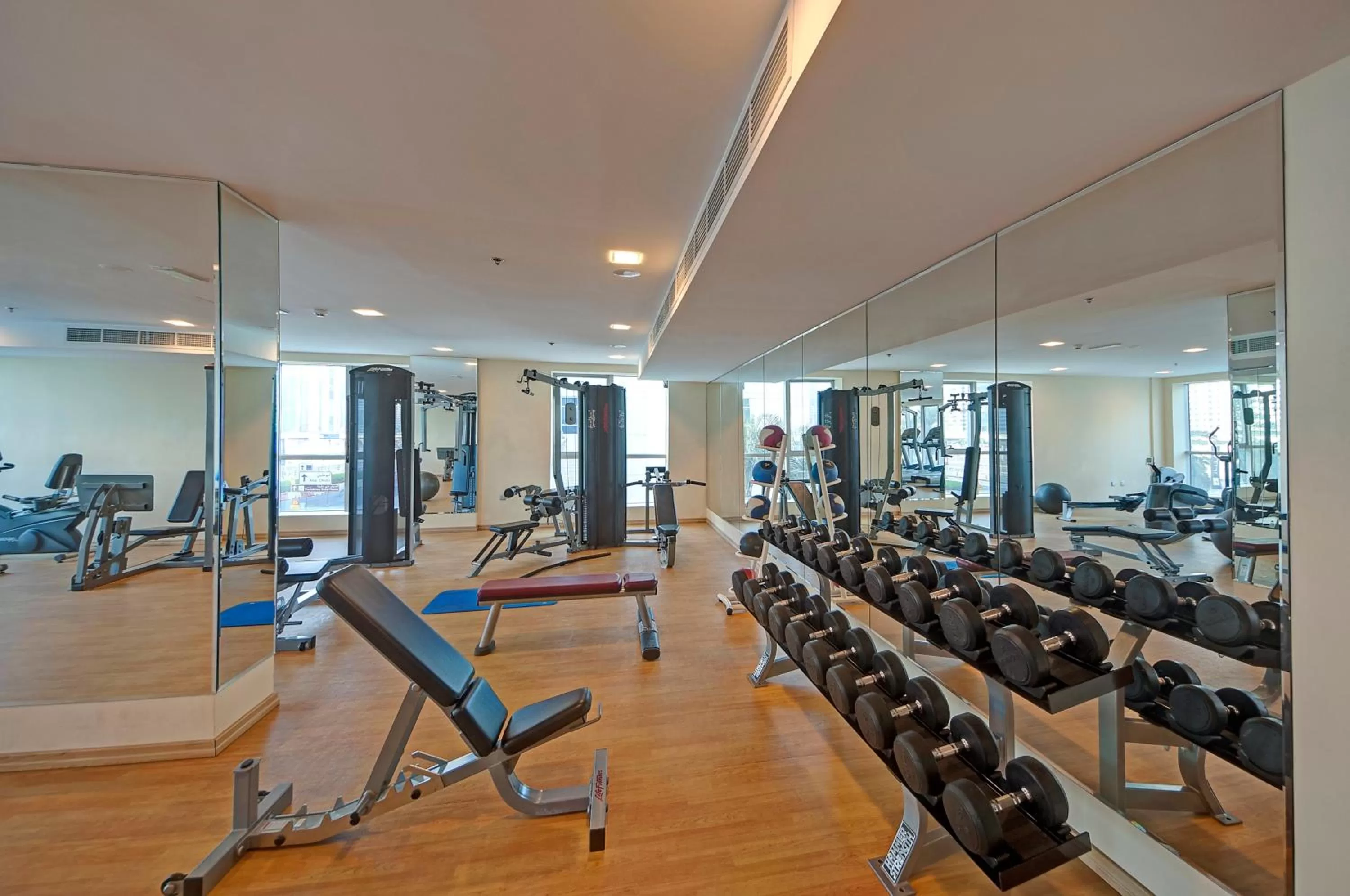 Fitness centre/facilities in Marina View Deluxe Hotel Apartment