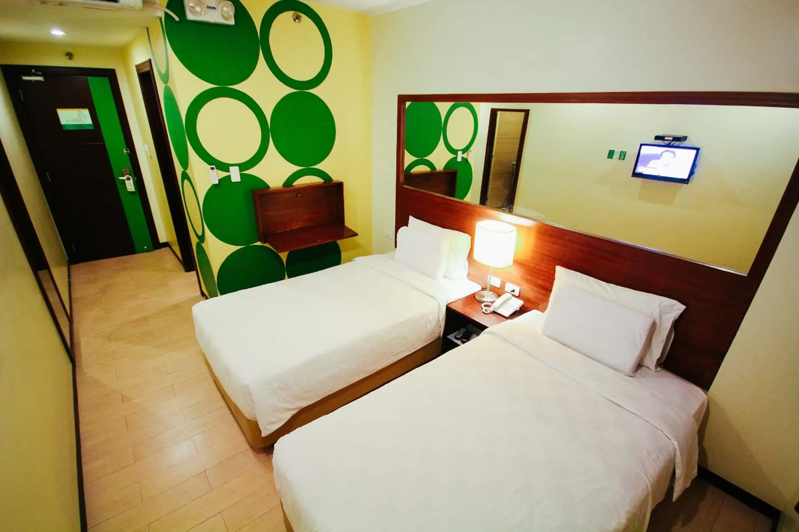 Photo of the whole room, Bed in Go Hotels Bacolod