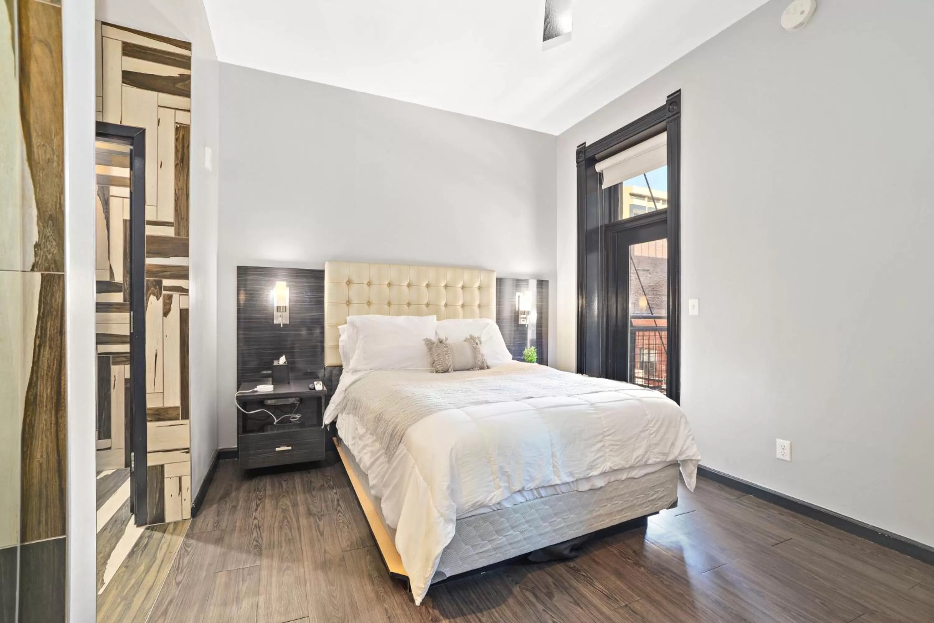 Bedroom, Bed in Good Hotels Downtown Denver