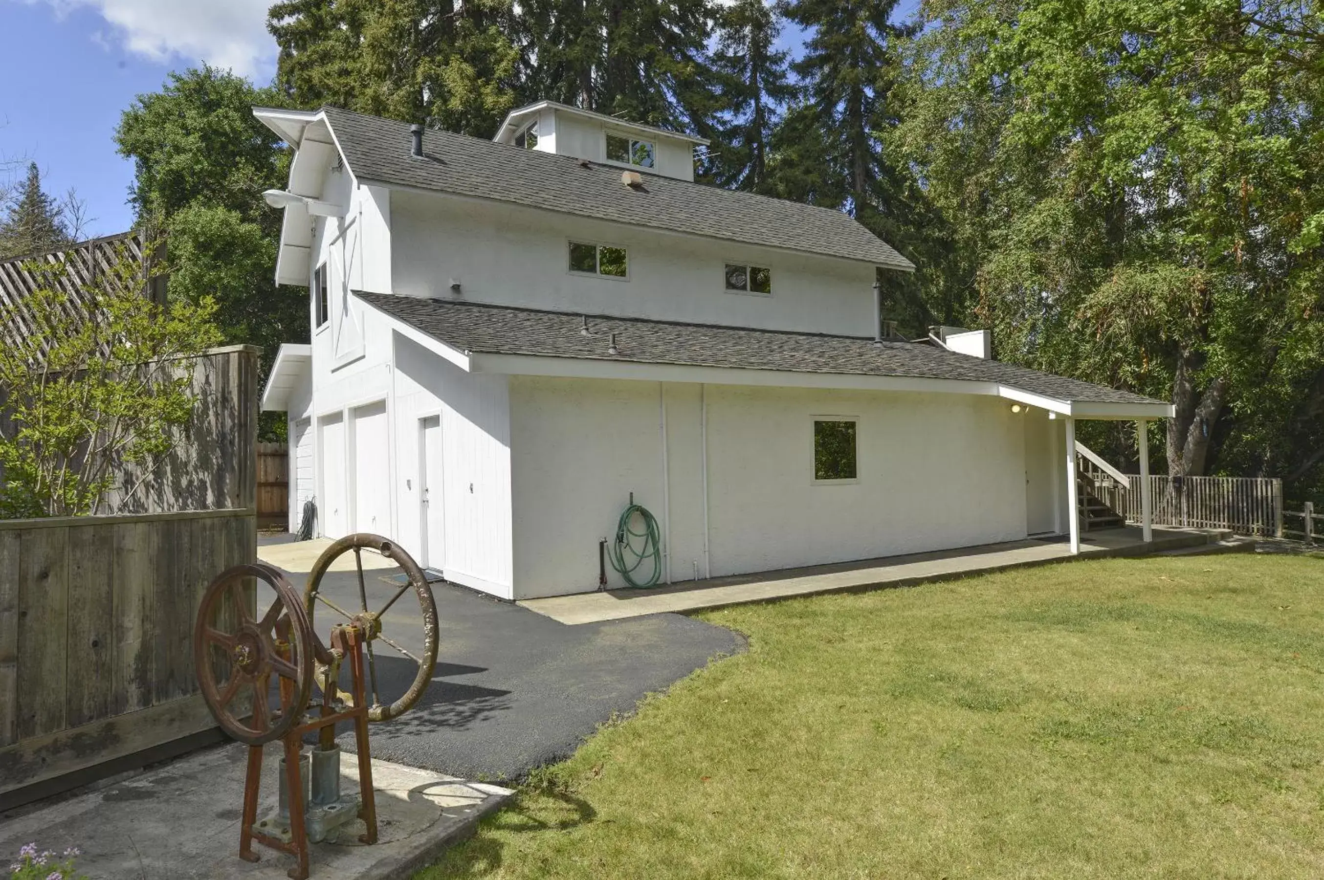 Property Building in Stahlecker House Inn