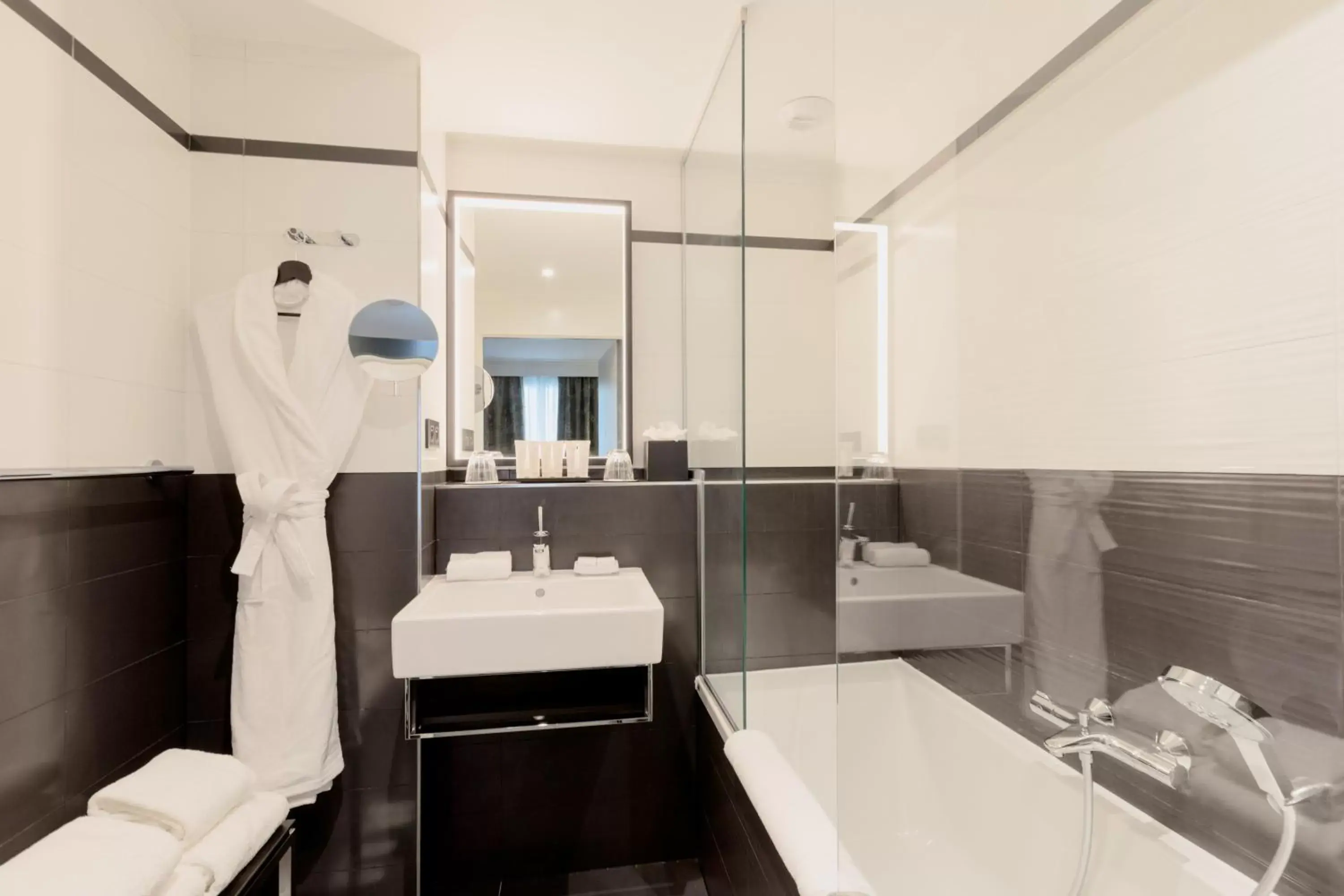 Other, Bathroom in XO Hotel Paris