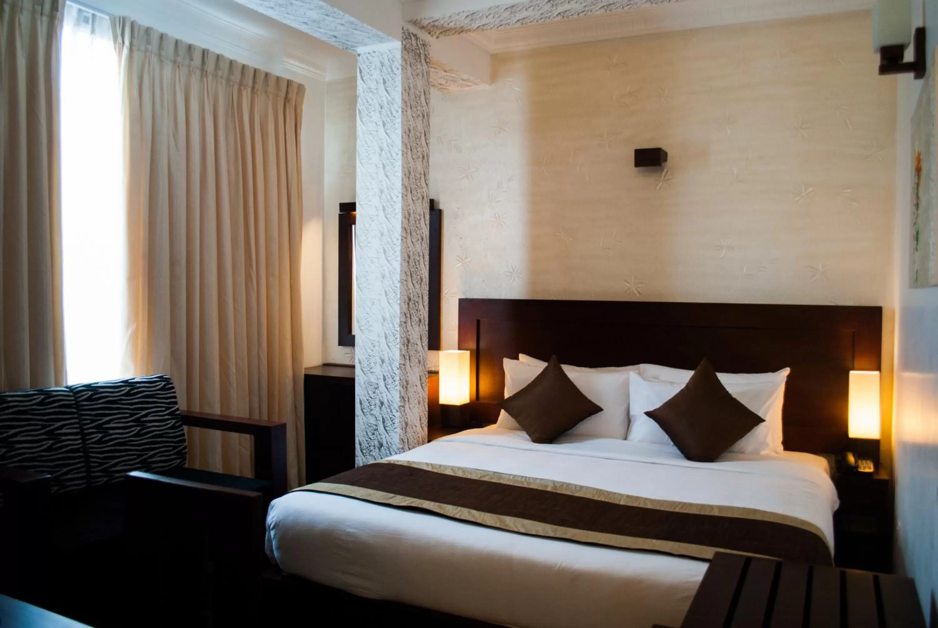 Photo of the whole room, Bed in Ceylon City Hotel,Colombo