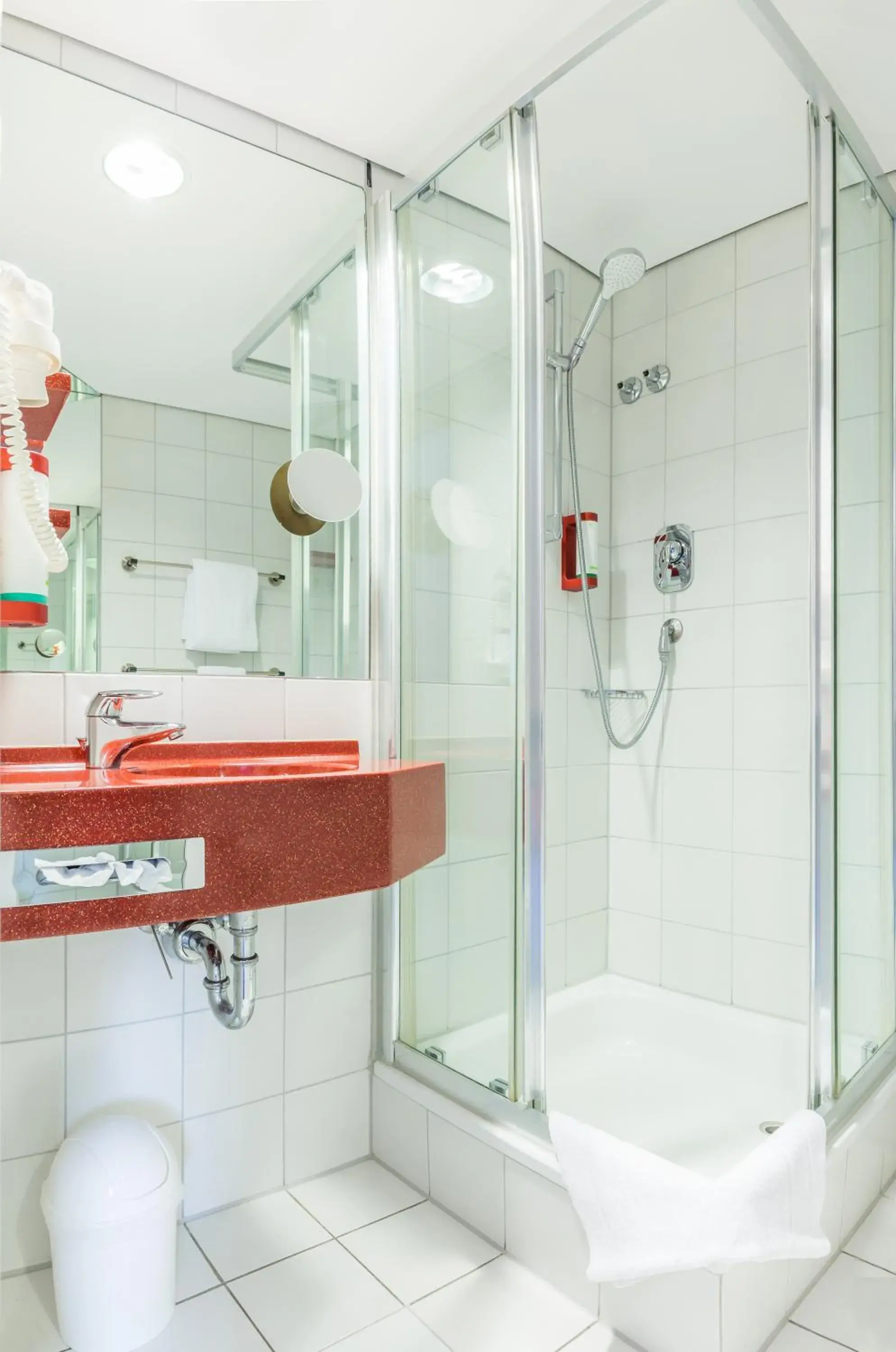 Bathroom in Hotel am Schillerpark