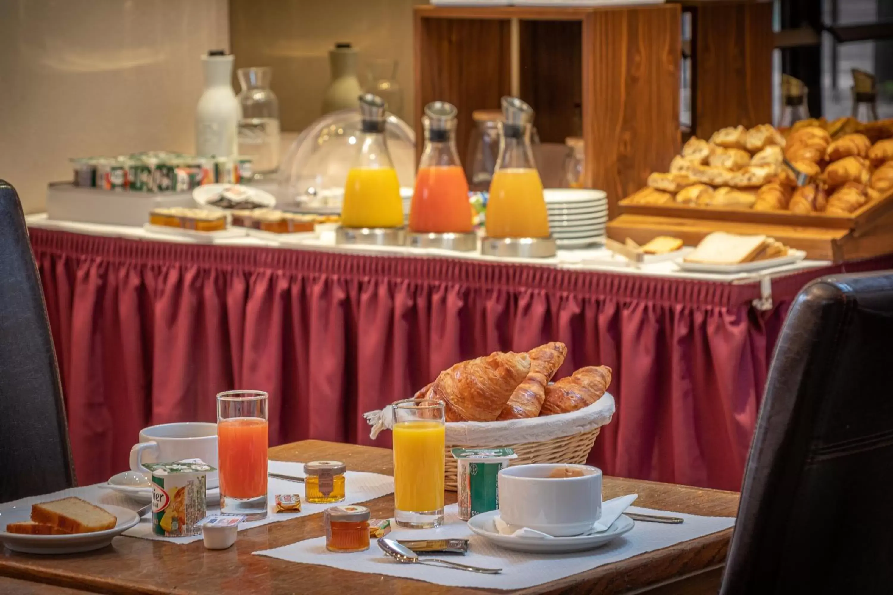 Buffet breakfast, Breakfast in AROTEL