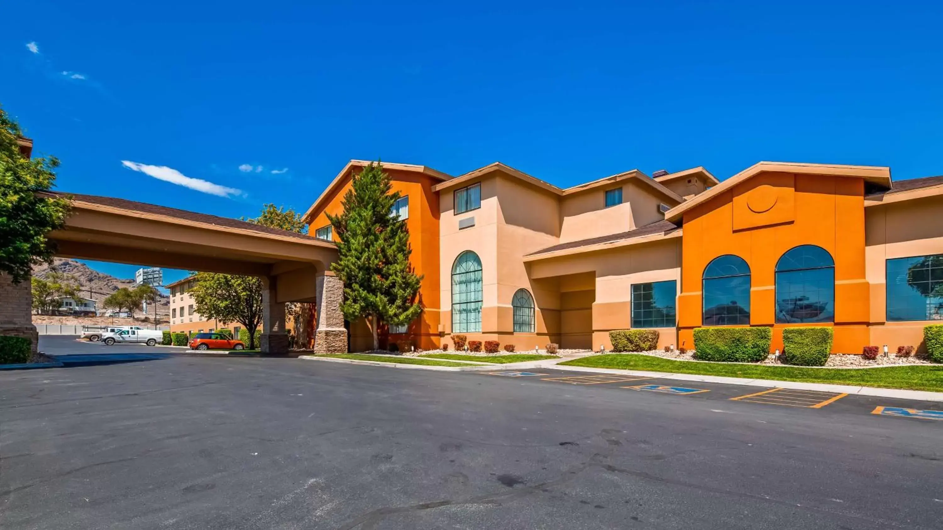 Property Building in Best Western Plus - Wendover Inn