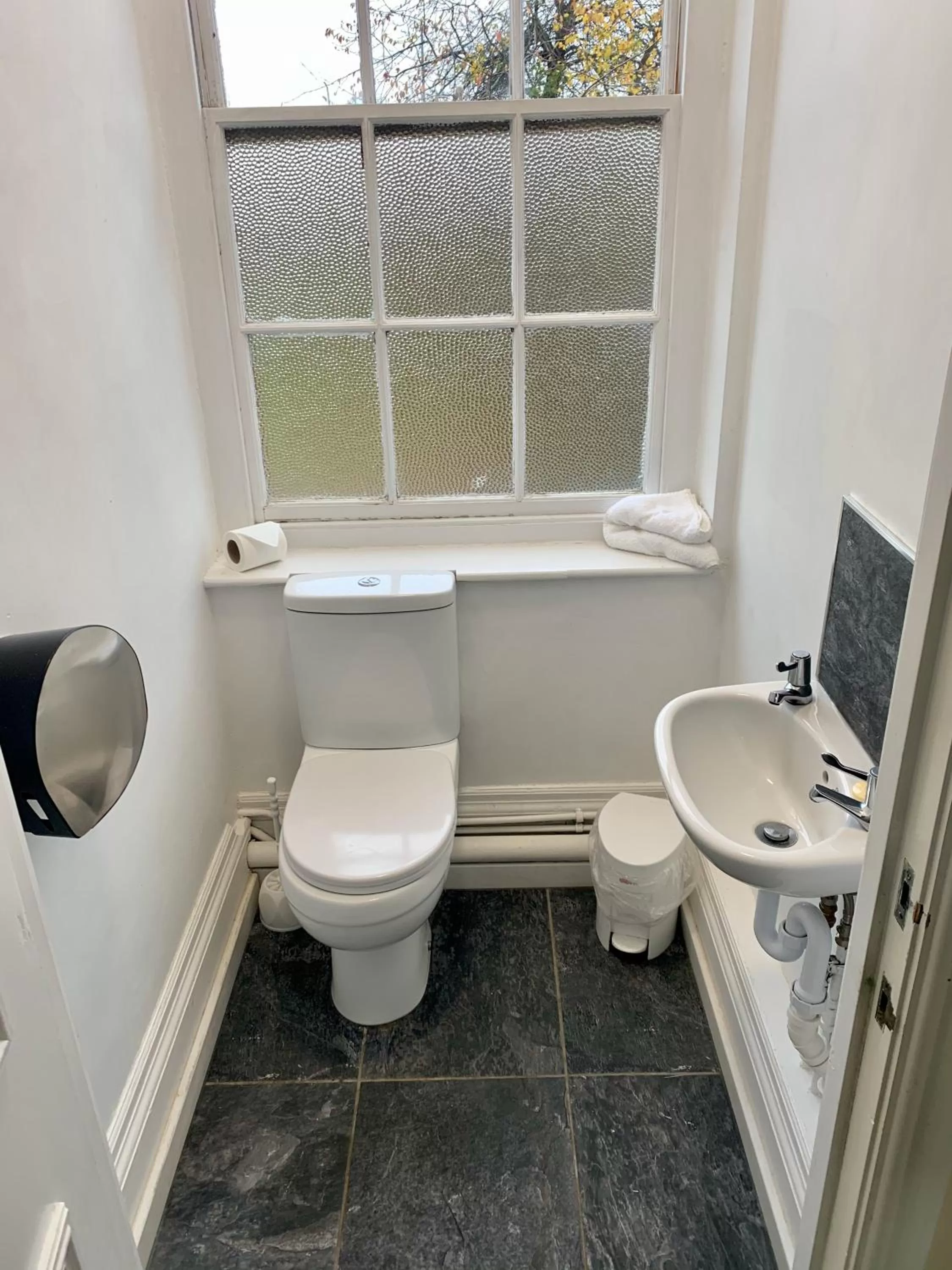 Bathroom in The Raven Hotel