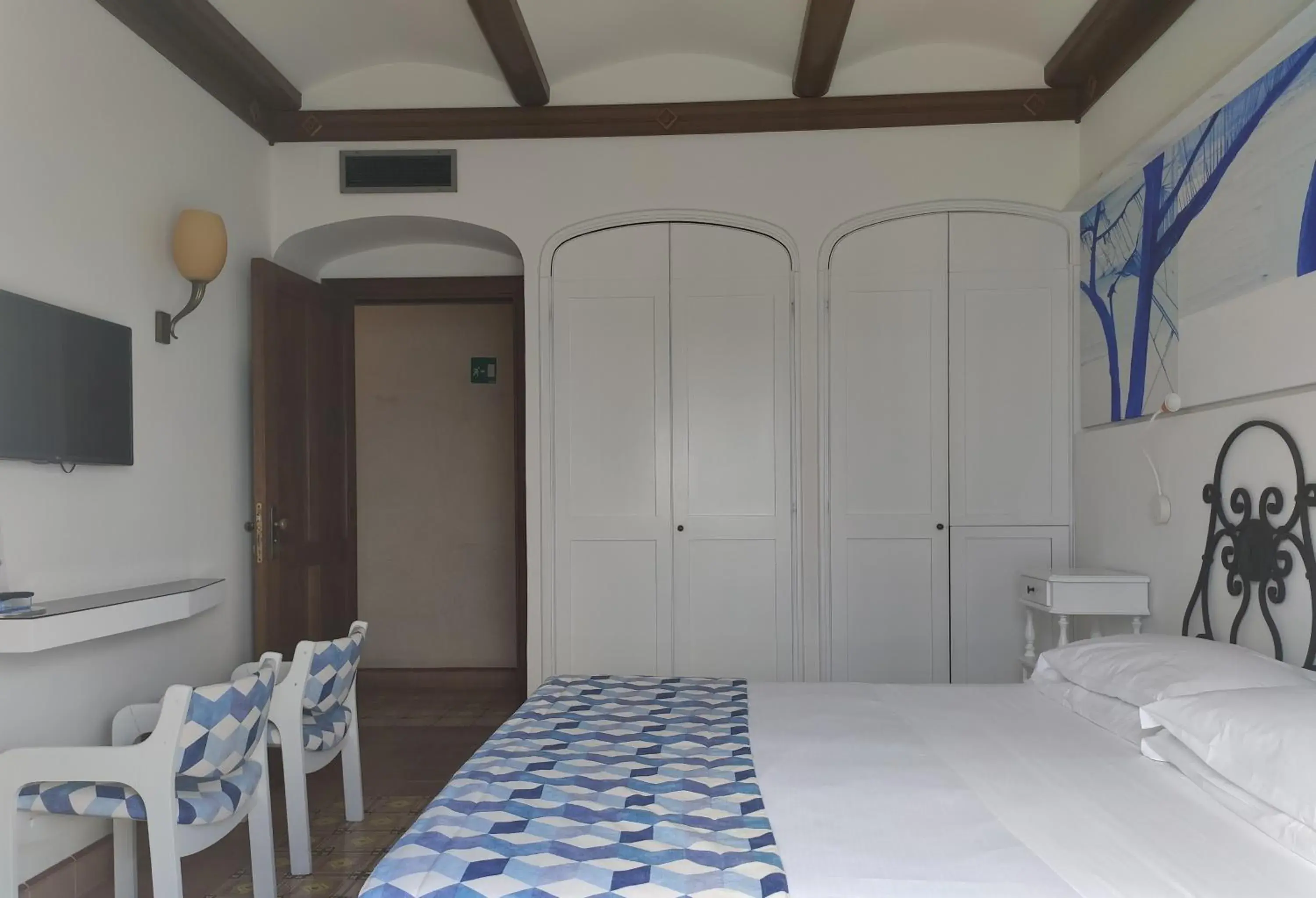 Photo of the whole room, Bed in Taverna Del Capitano