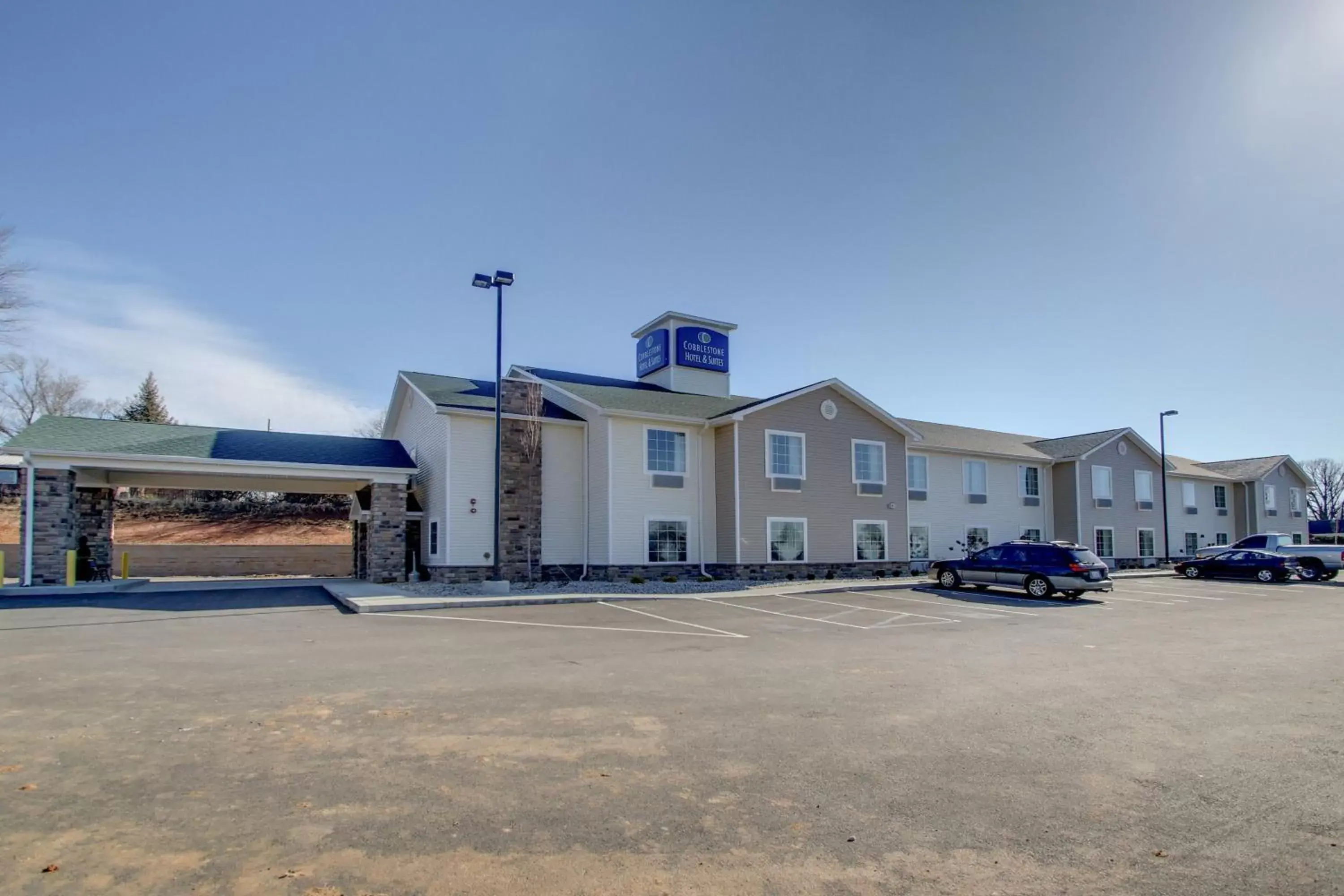 Property Building in Cobblestone Hotel & Suites - Salem