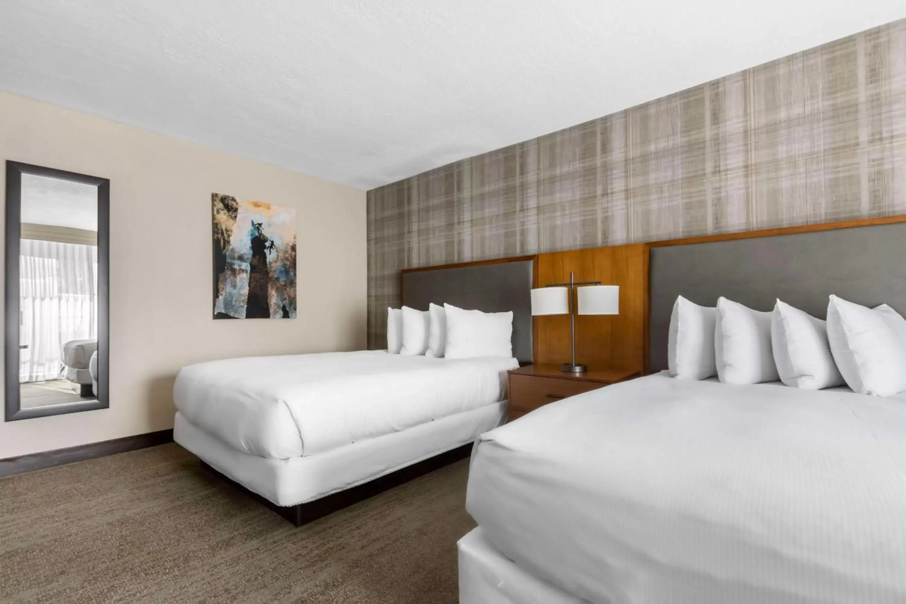Bed in DoubleTree by Hilton Park City - The Yarrow