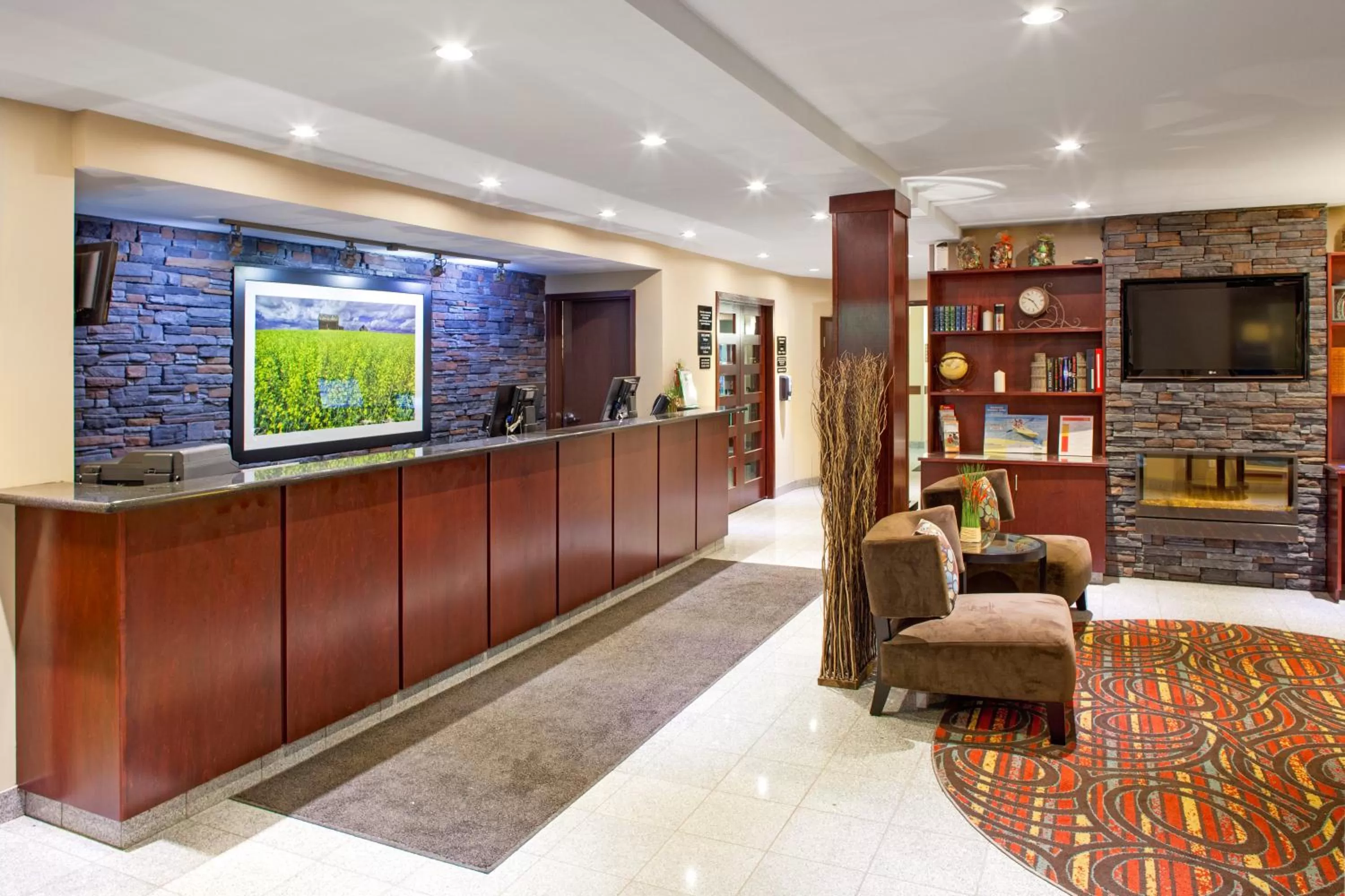 Lobby or reception in Super 8 by Wyndham Brandon MB