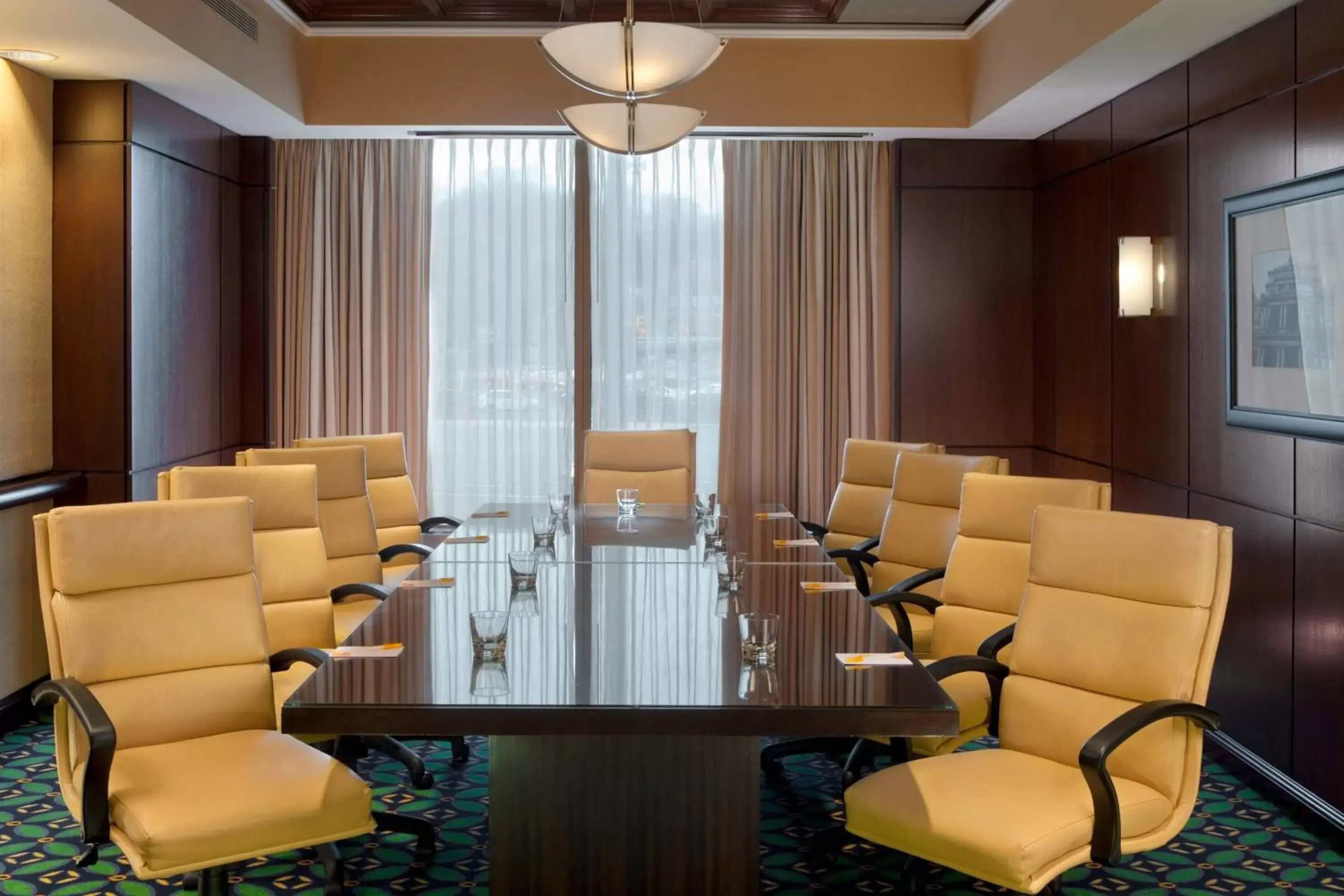Meeting/conference room in Courtyard Arlington Crystal City/Reagan National Airport