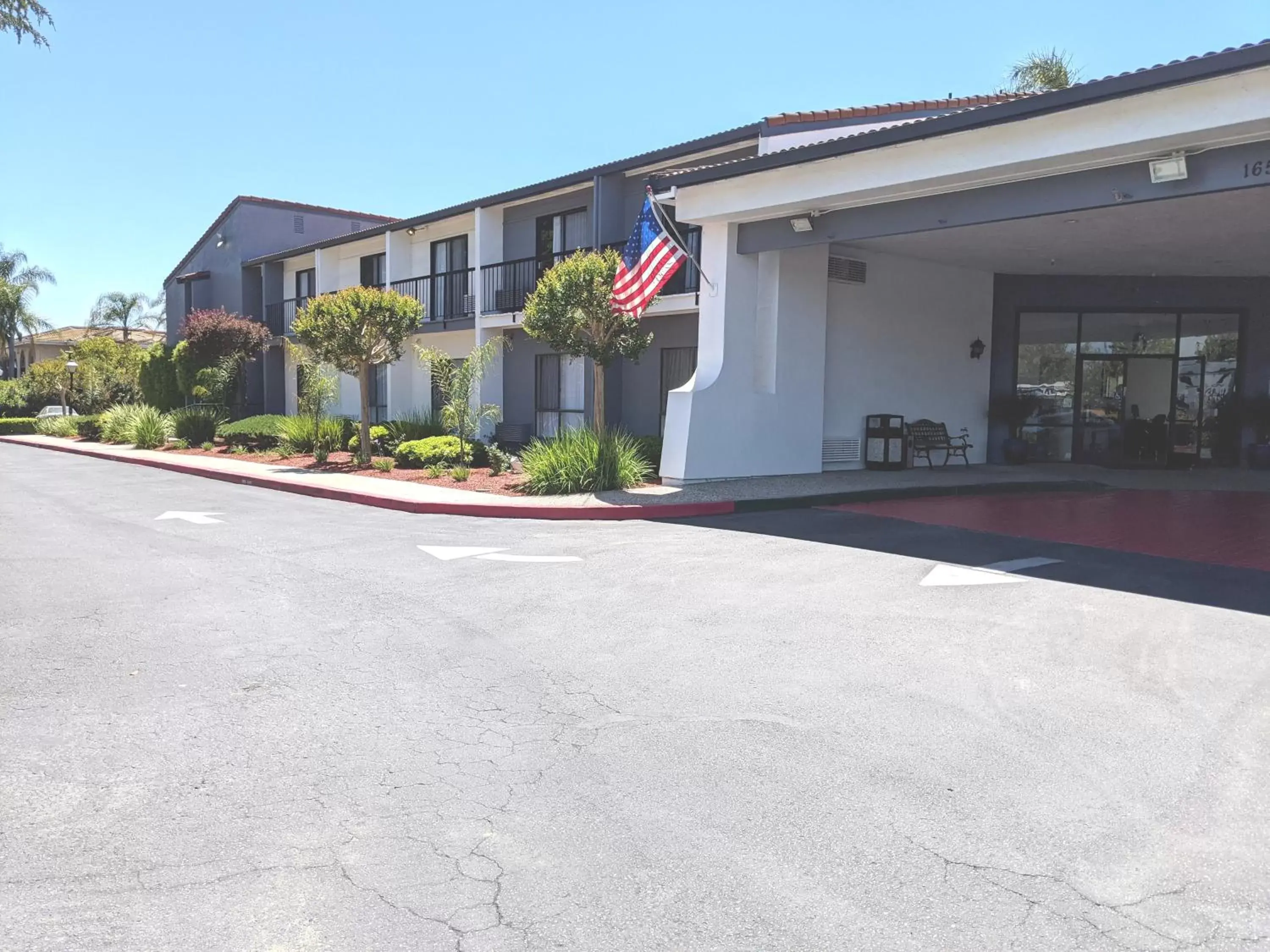 Property Building in Quality Inn & Suites South San Jose - Morgan Hill