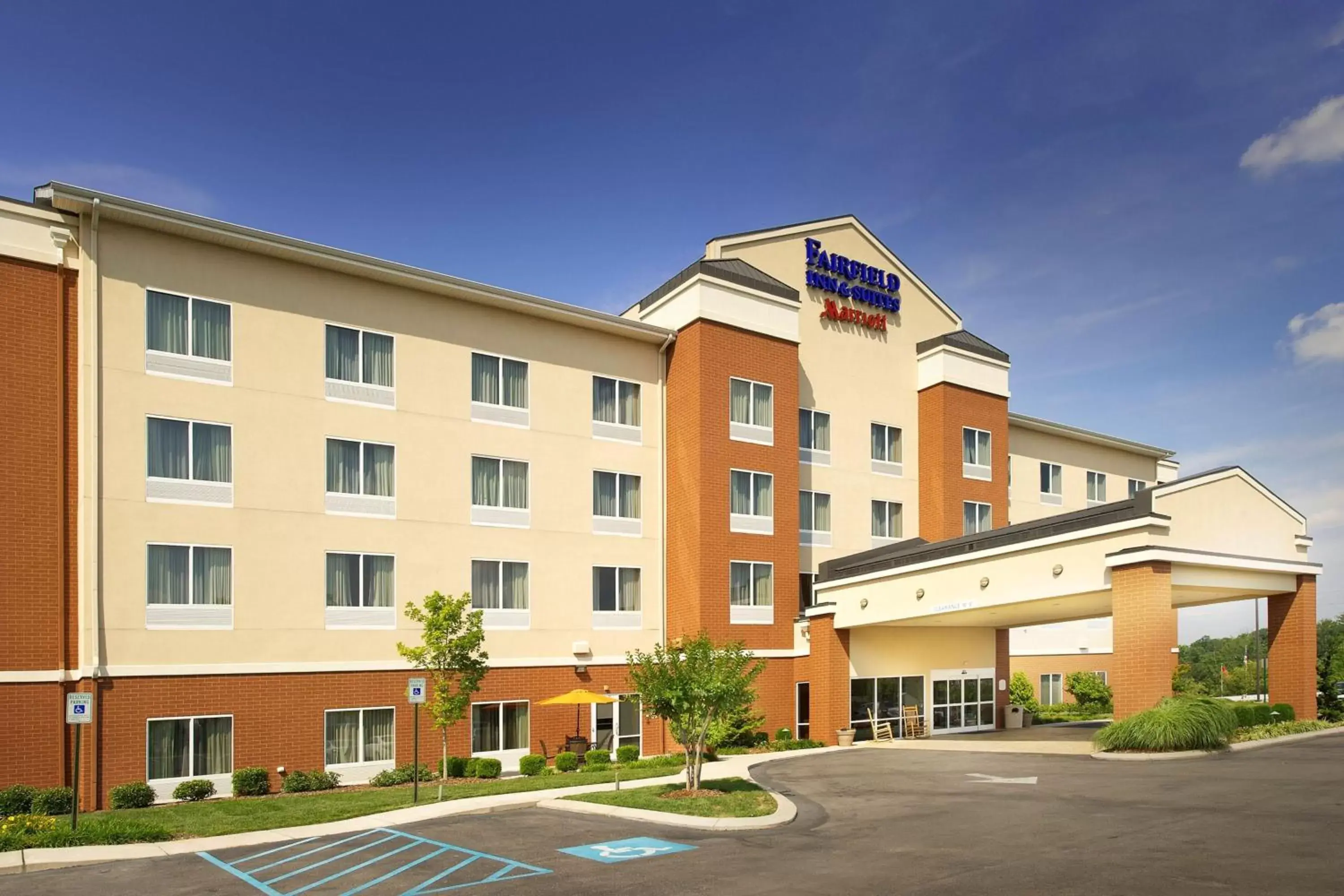 Property Building in Fairfield Inn and Suites Cleveland