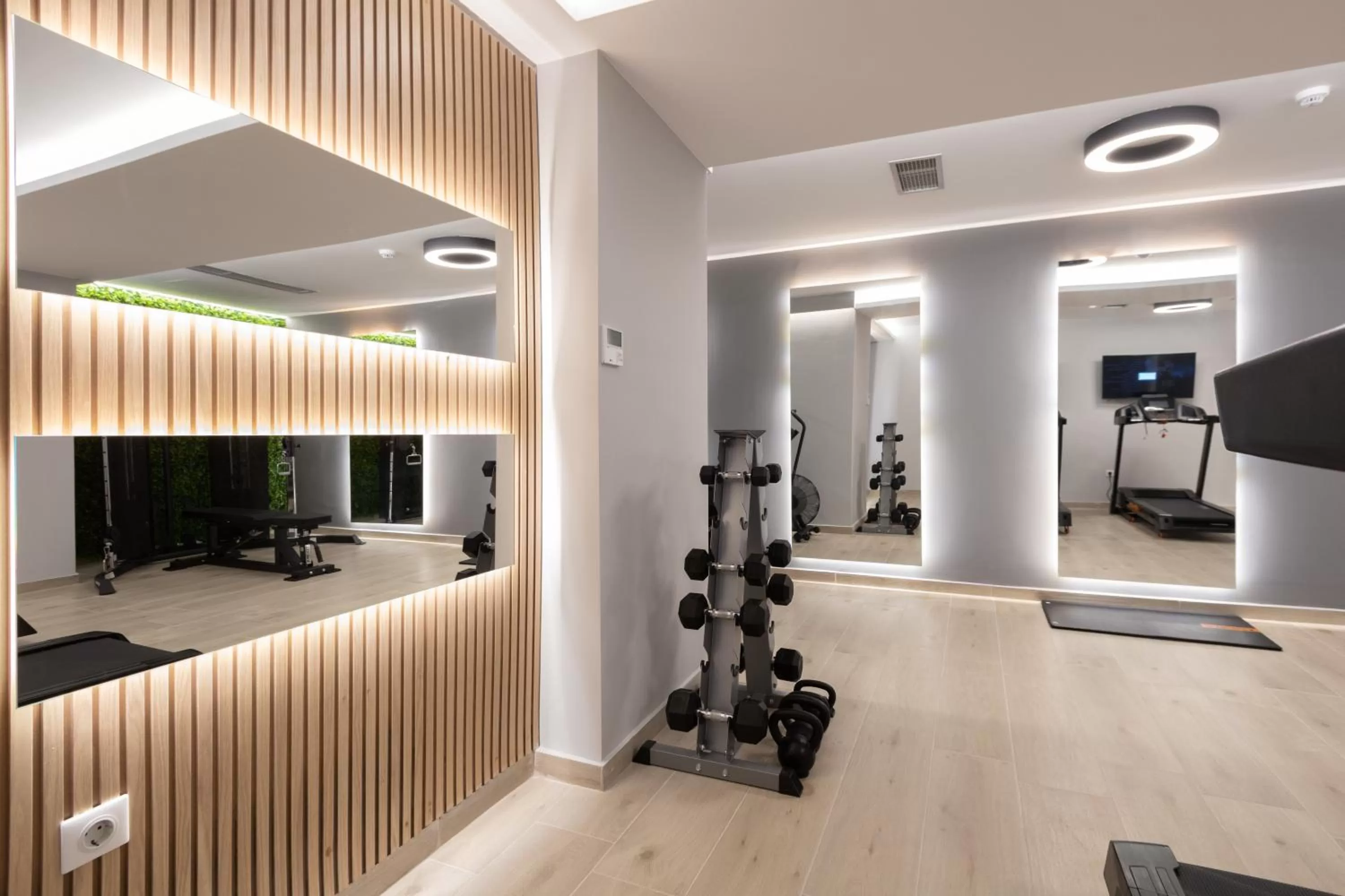 TV and multimedia in LUX&EASY Athens Downtown Residences