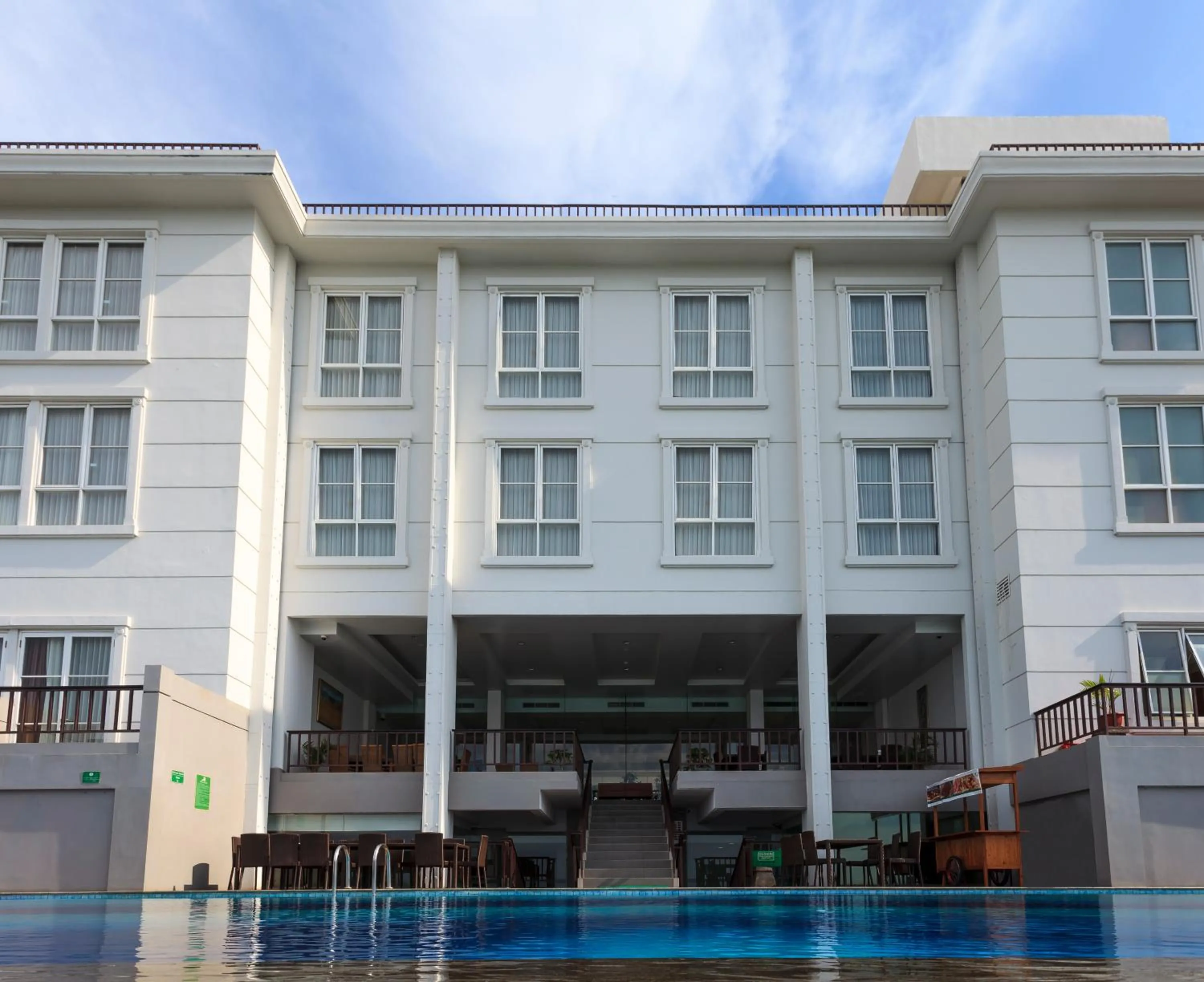 Pool view in Hotel on The Rock
