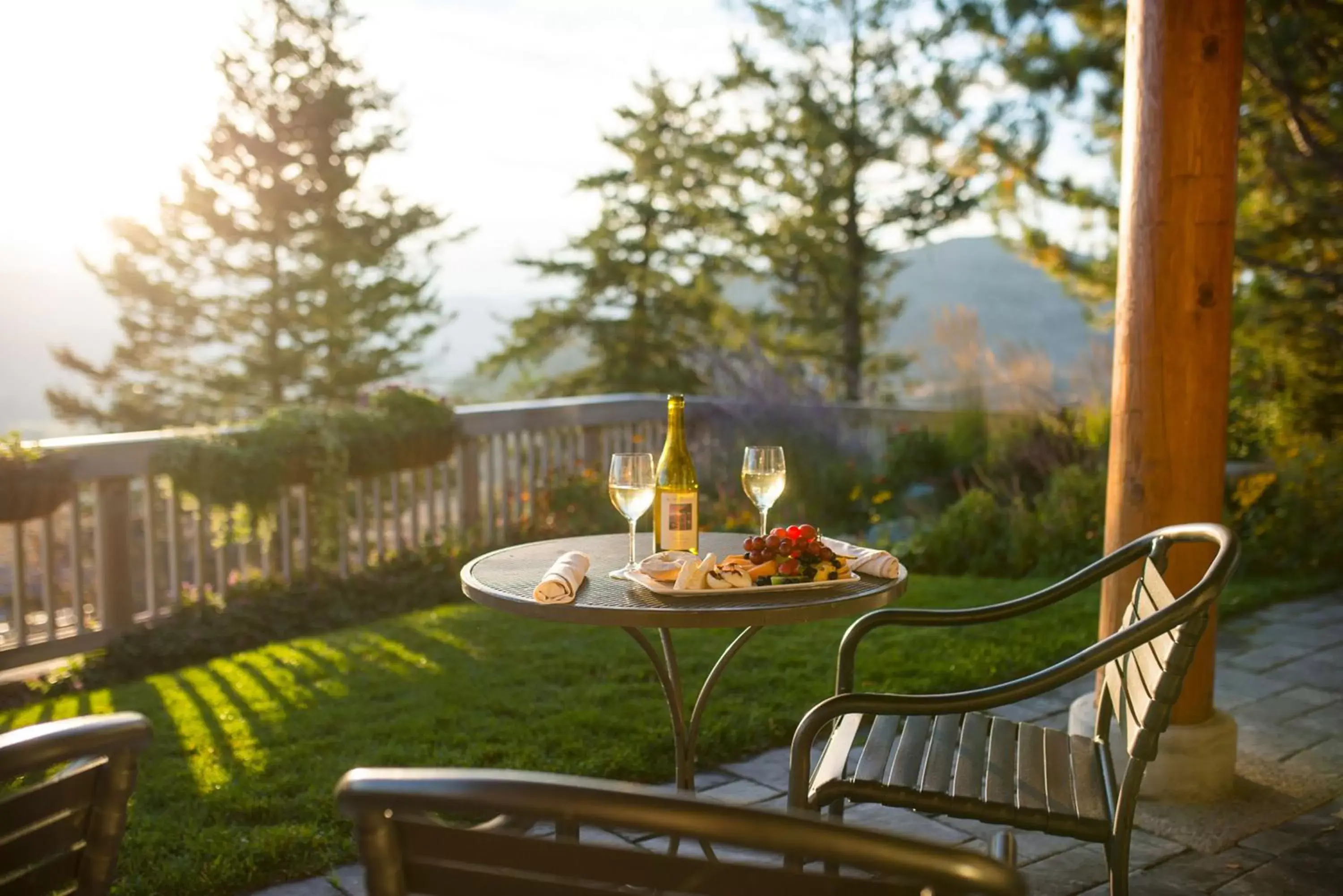 Patio in Sun Mountain Lodge