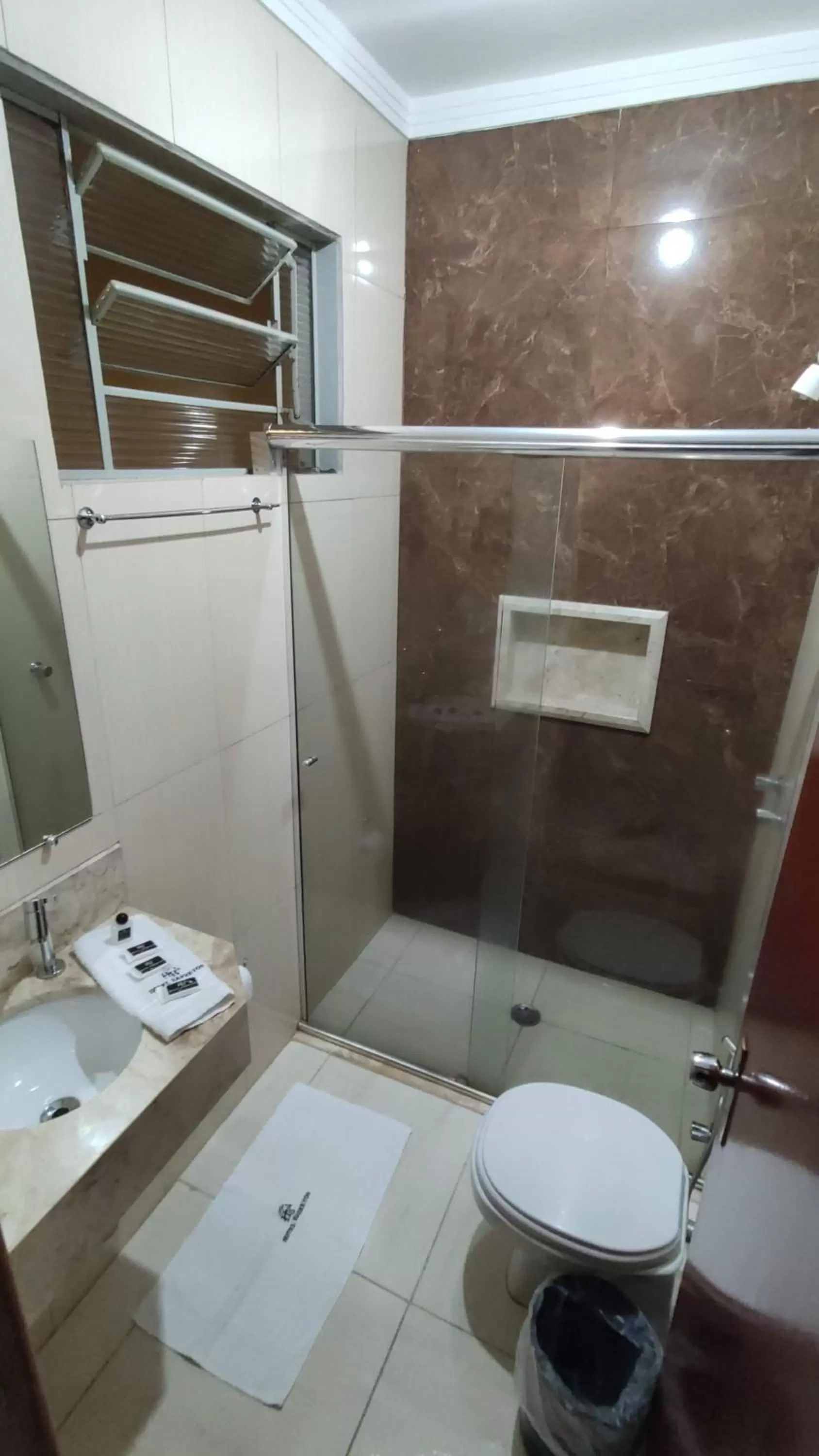 Bathroom in Hotel Barretos