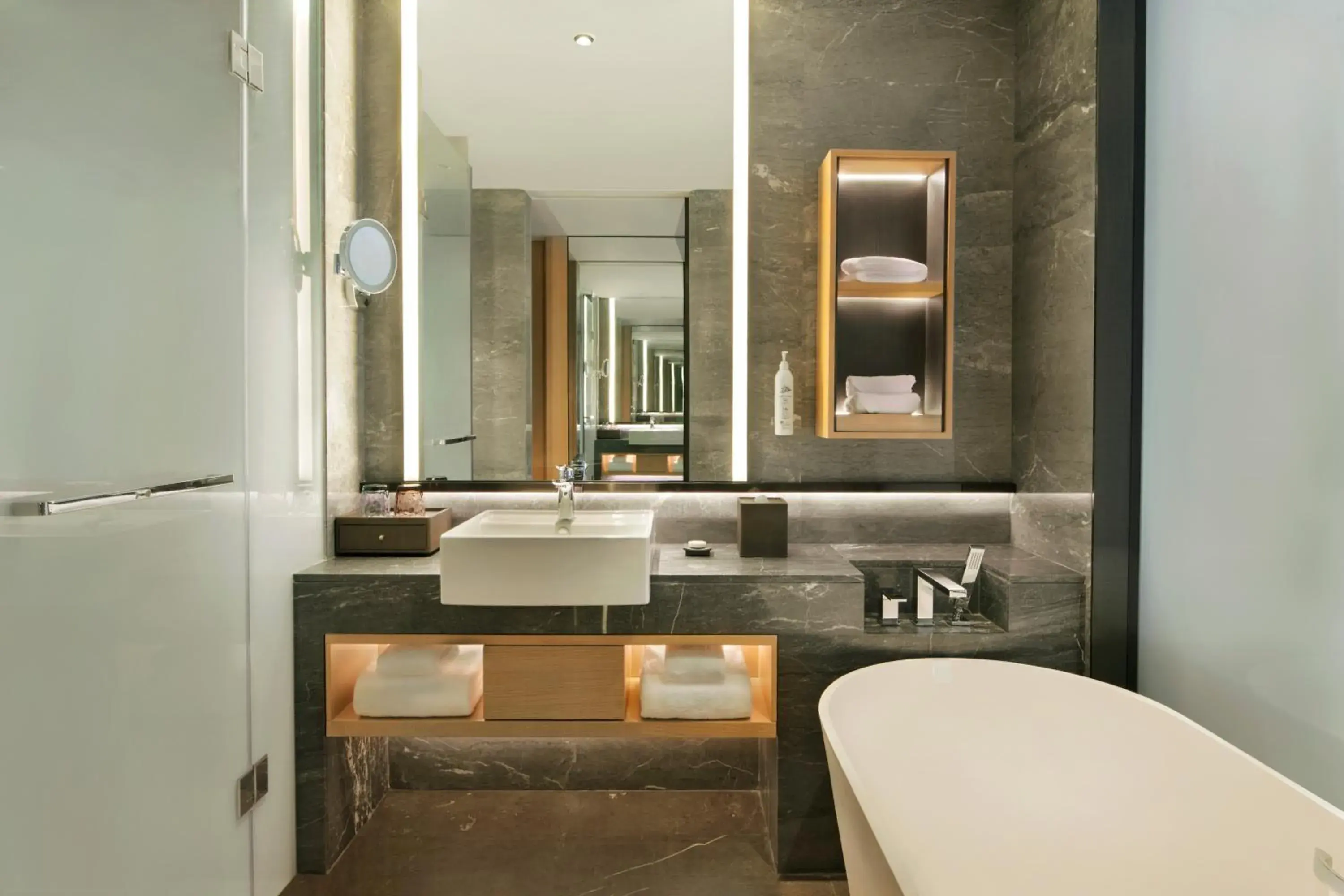Bathroom in Delta Hotels by Marriott Xi'an