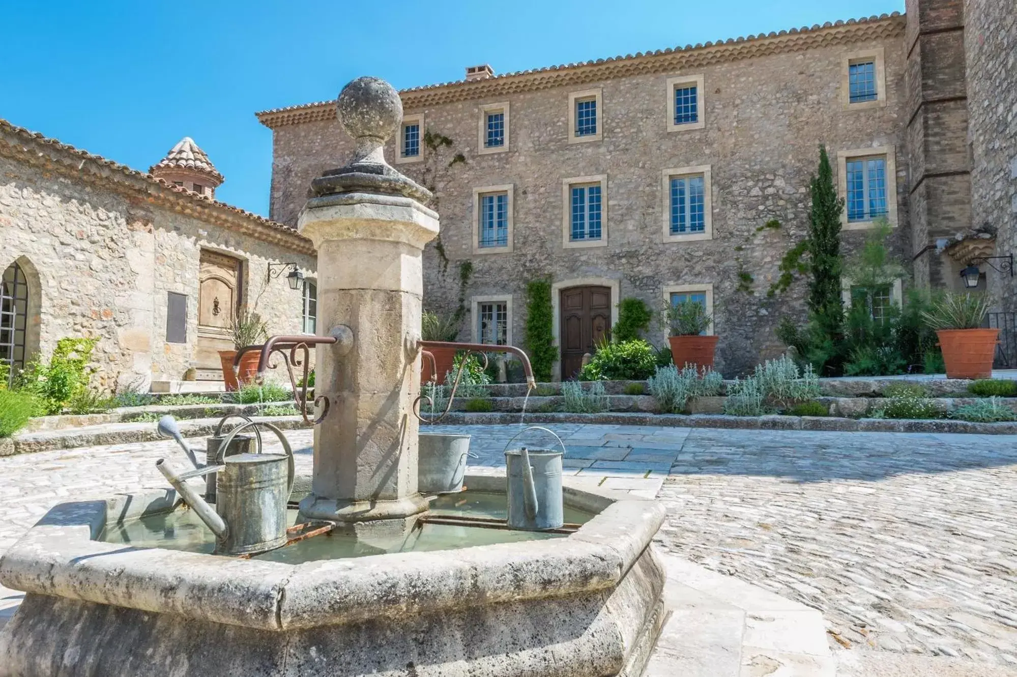 Property Building in Château de Berne