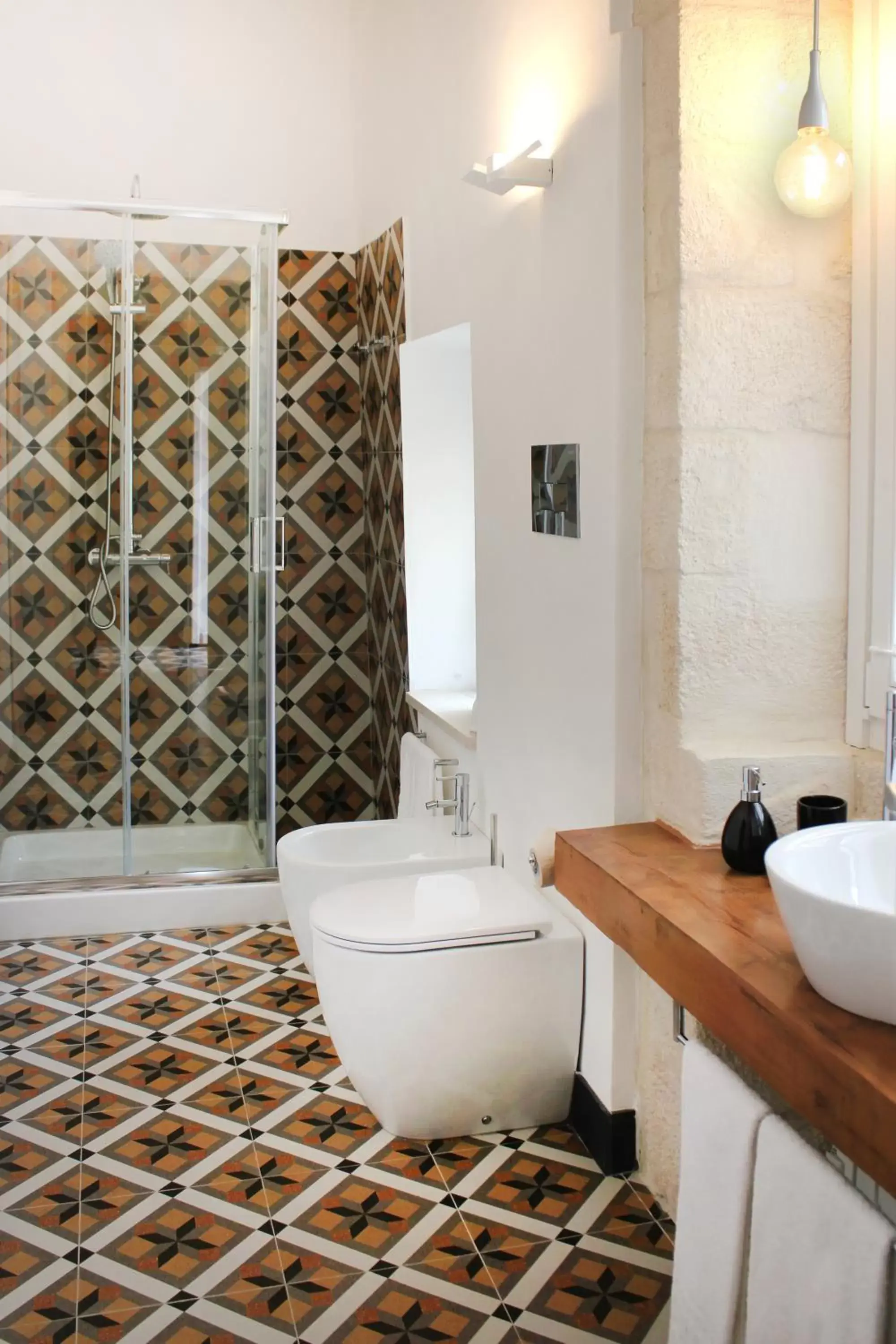 Bathroom in Isabella di Castiglia Apartments