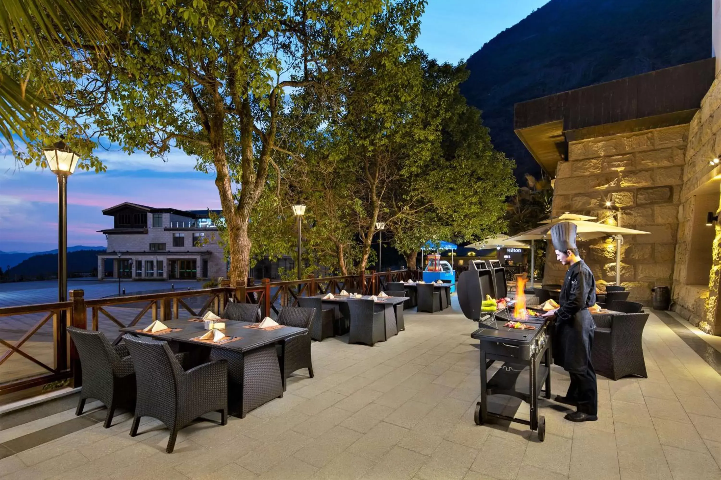 Restaurant/places to eat in Hilton Sanqingshan Resort Restaurant/places to eat in Hilton Sanqingshan Resort