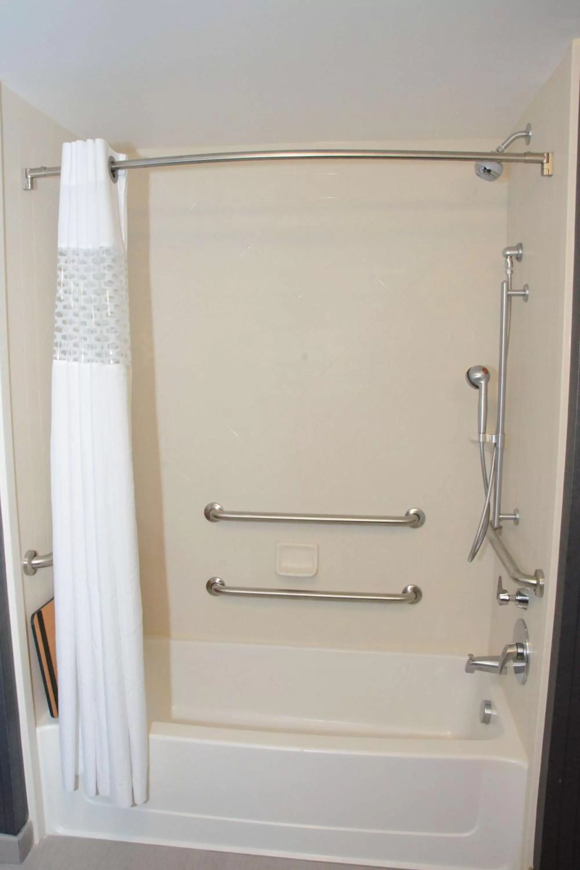 Bathroom in Hampton Inn & Suites Albany at Albany Mall