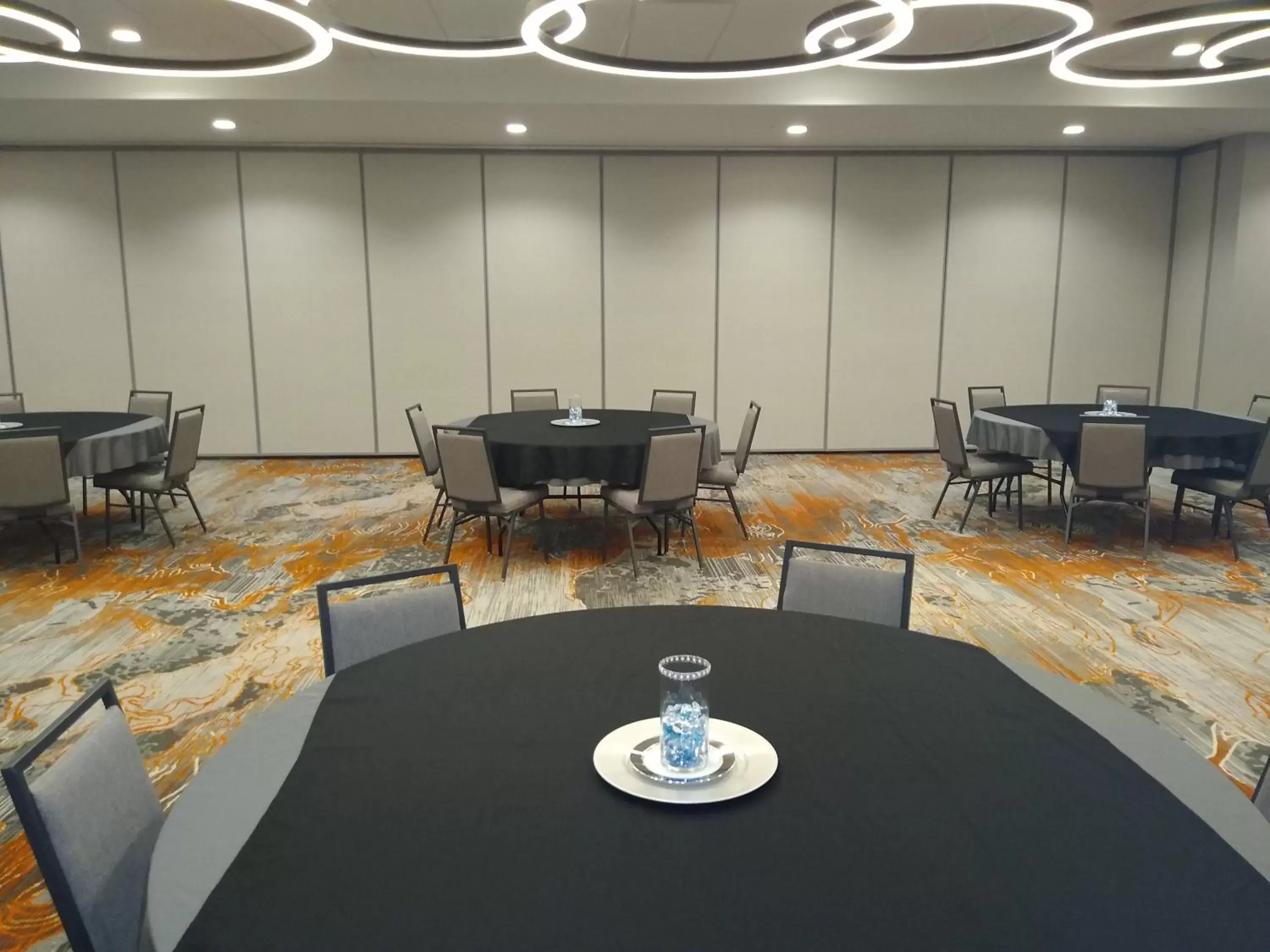 Meeting/conference room in Holiday Inn - Kansas City - Northeast, an IHG Hotel