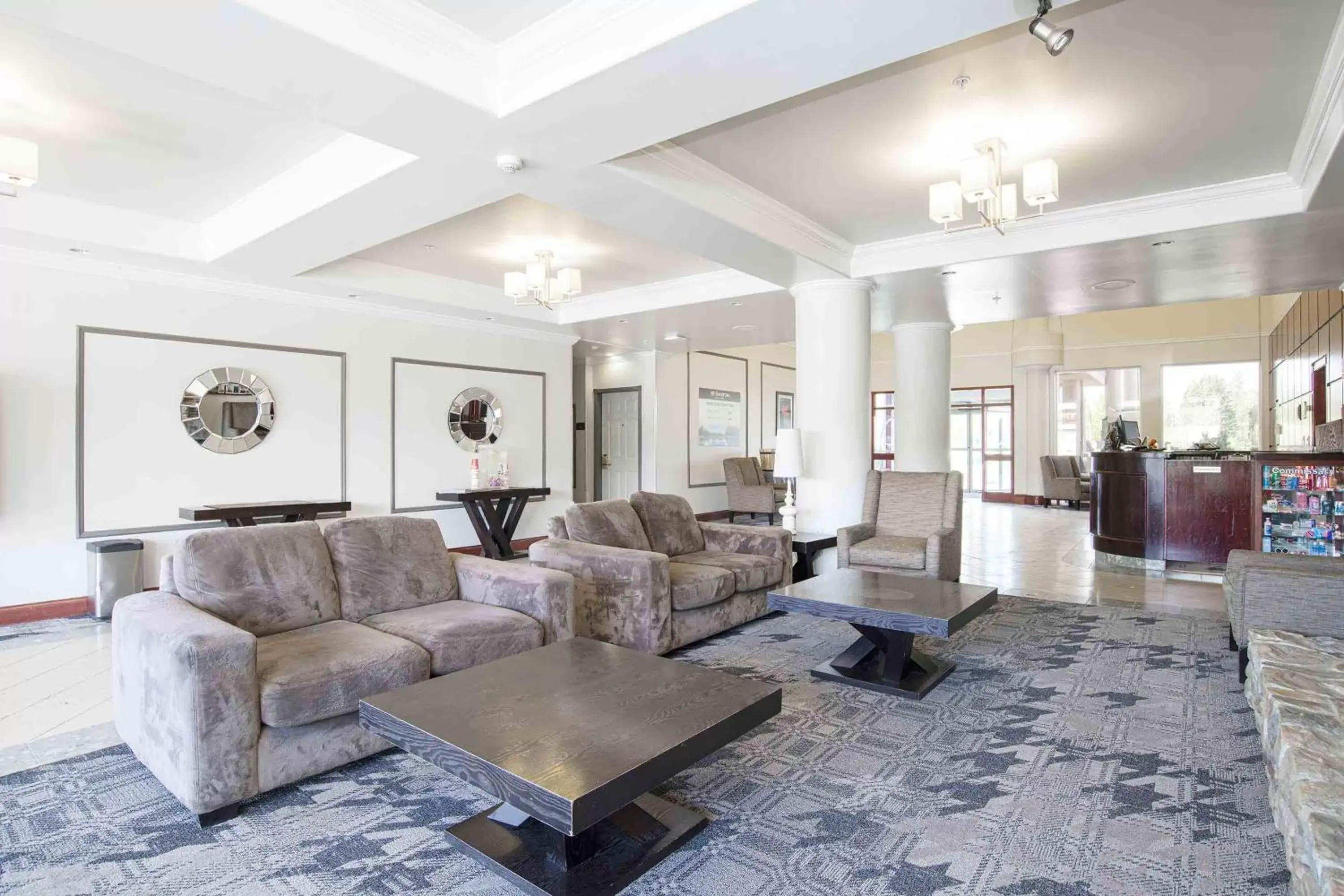 Lobby or reception, Seating Area in Sandman Hotel Quesnel