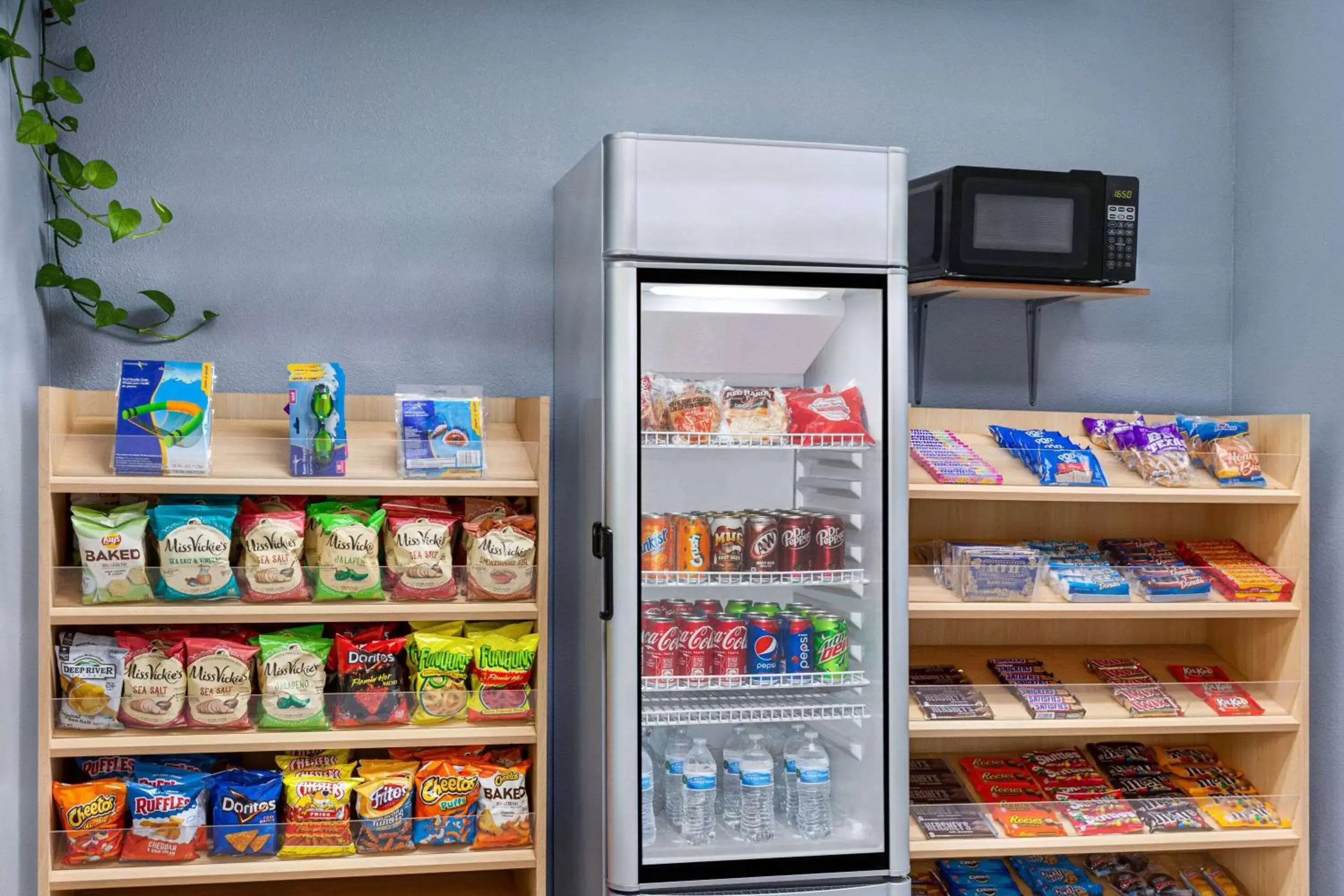 Property building in Super 8 by Wyndham Lenexa Overland Park Area/Mall Area Property building in Super 8 by Wyndham Lenexa Overland Park Area/Mall Area