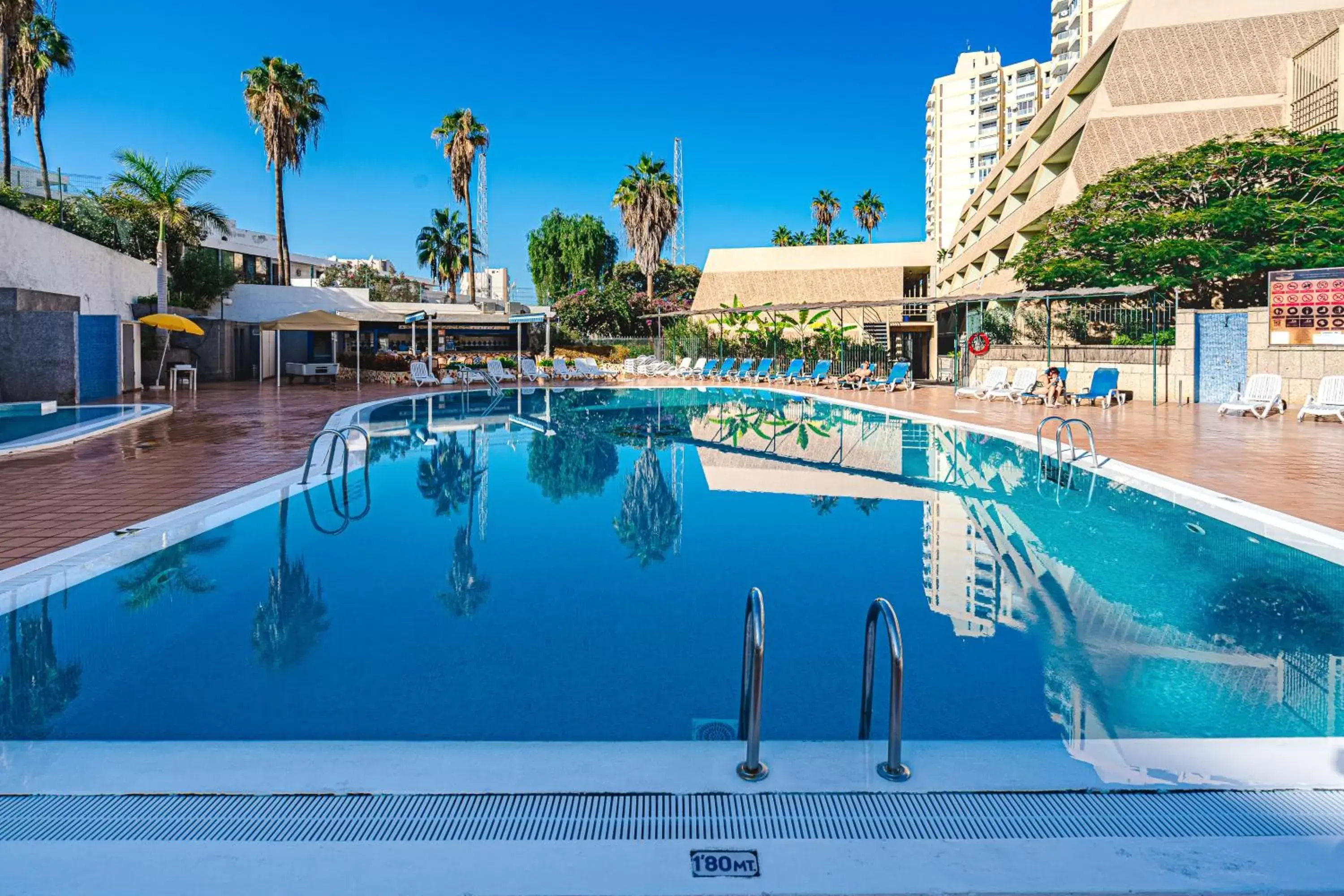 Swimming pool in Apartamentos Playazul Swimming pool in Apartamentos Playazul